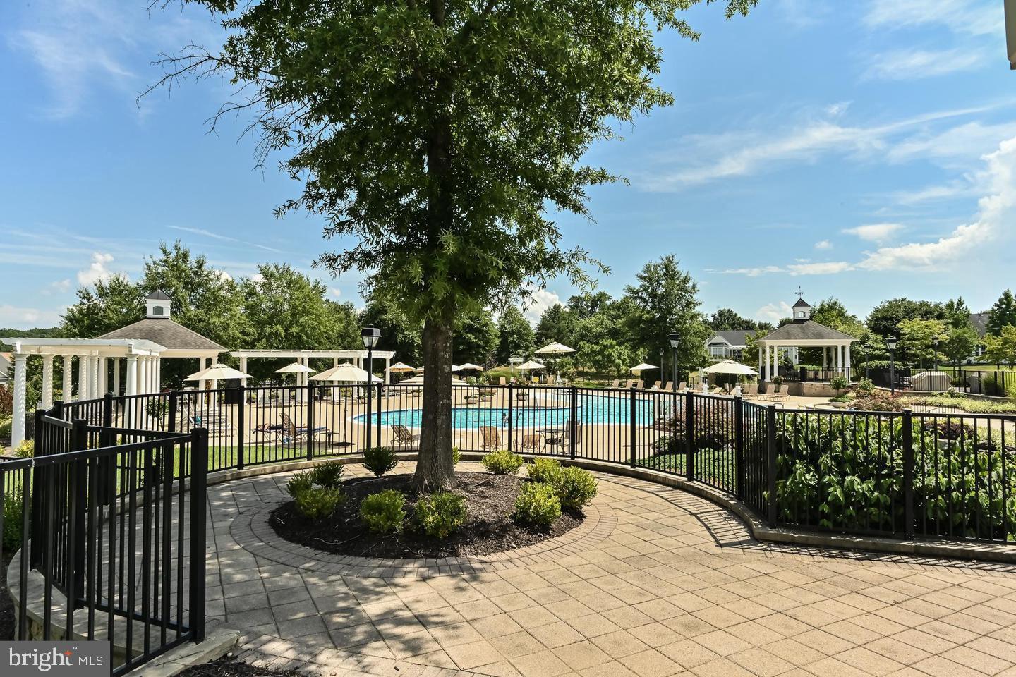 FOUR SEASONS IN HISTORIC VIRGINIA - Residential