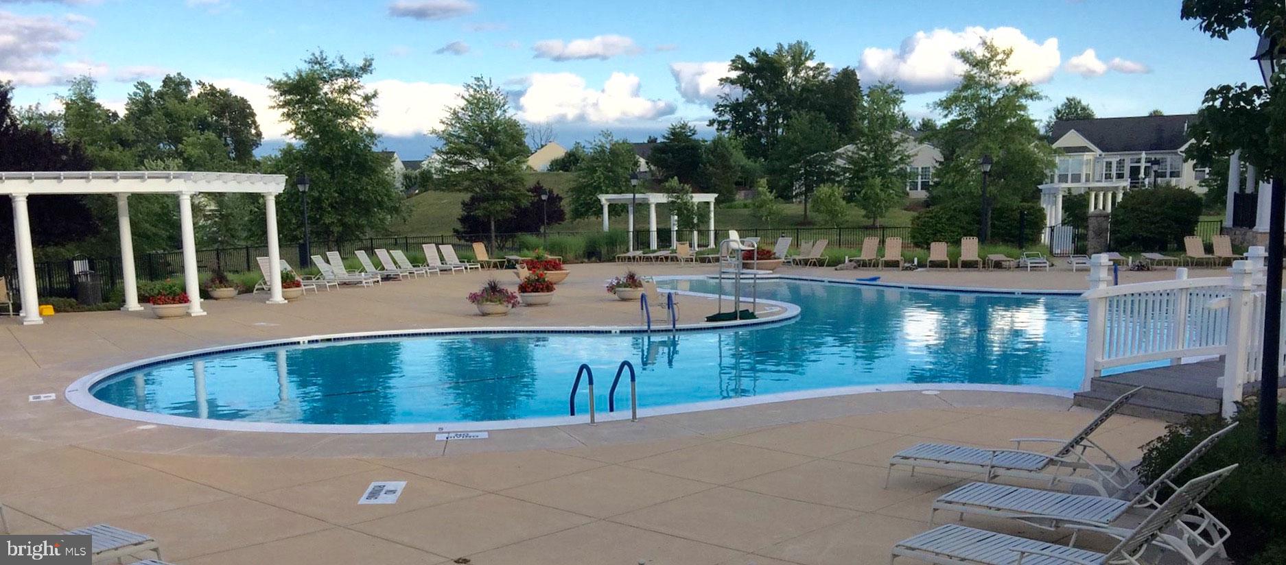 FOUR SEASONS IN HISTORIC VIRGINIA - Residential