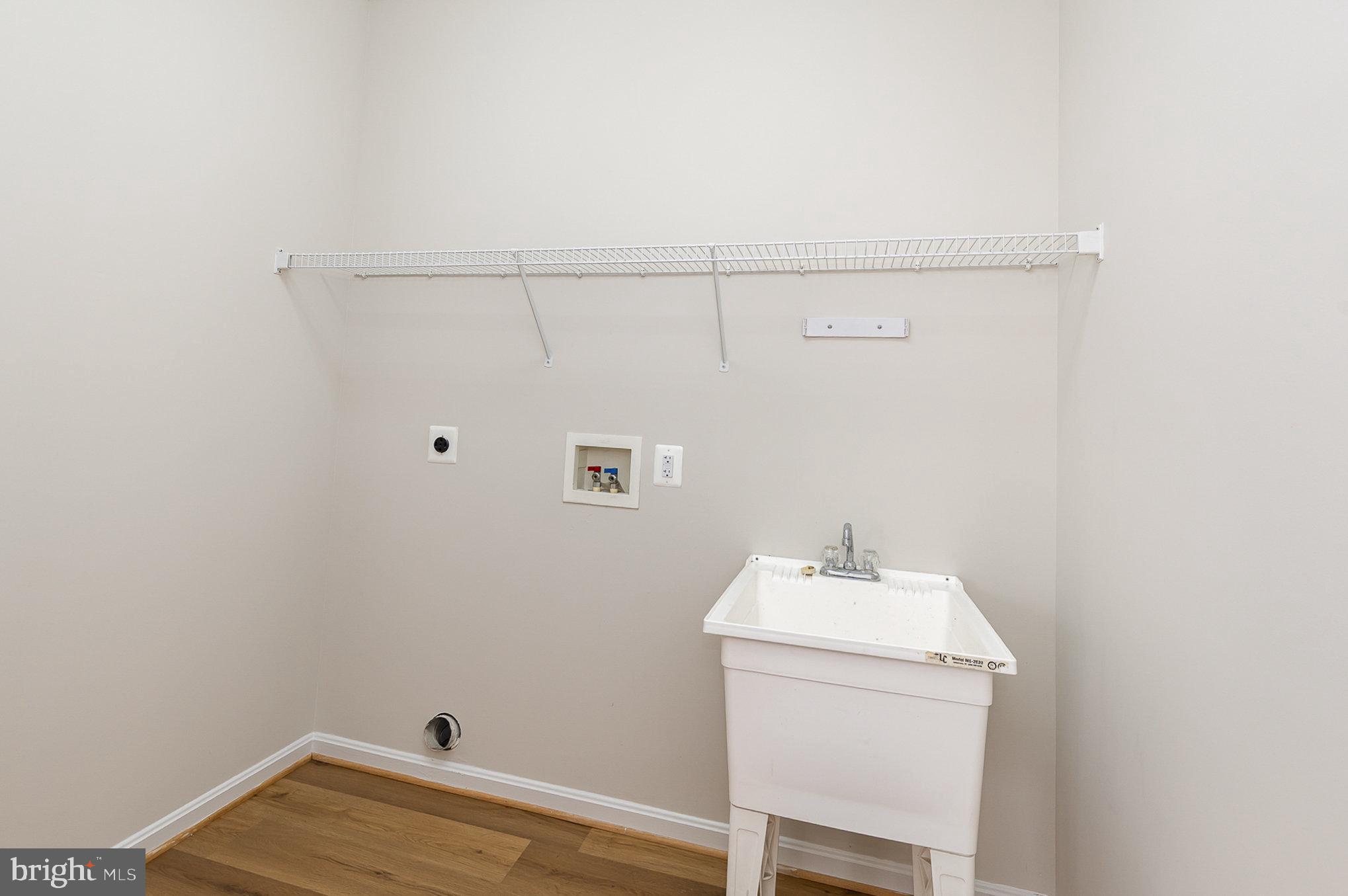 FOUR SEASONS IN HISTORIC VIRGINIA - Residential