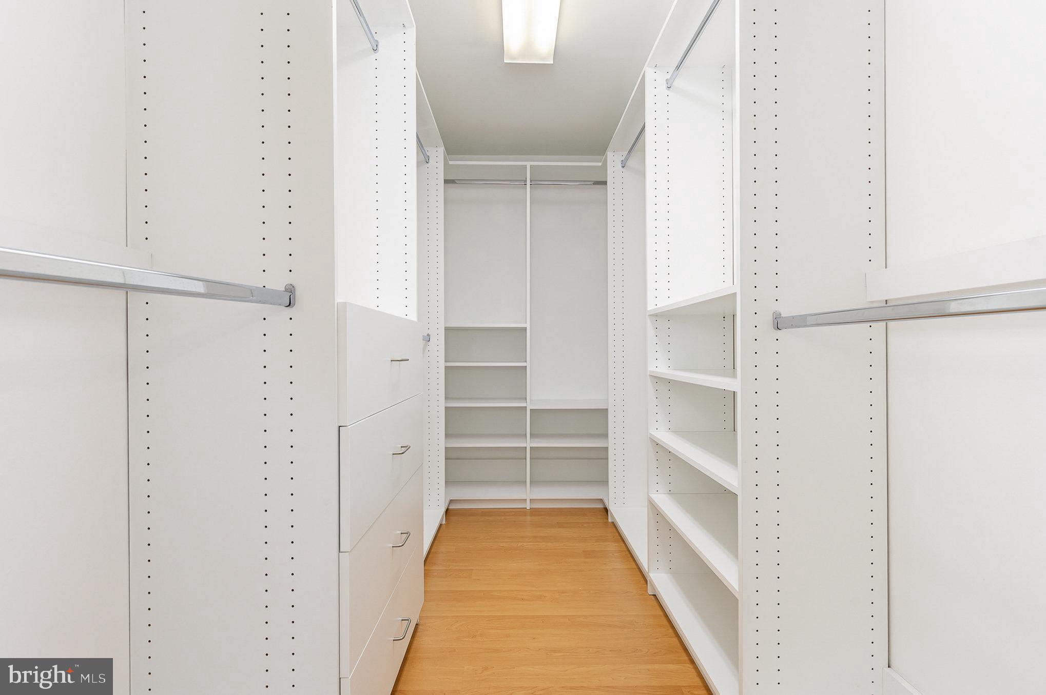 FOUR SEASONS IN HISTORIC VIRGINIA - Residential