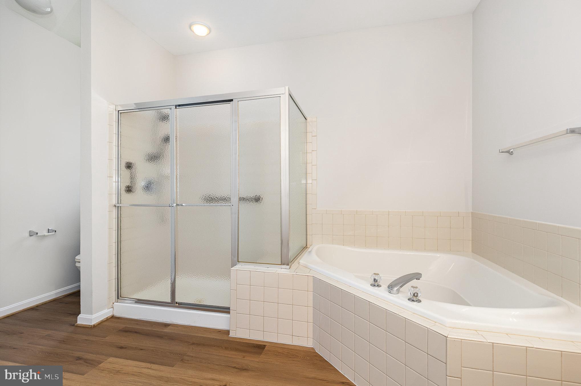 FOUR SEASONS IN HISTORIC VIRGINIA - Residential