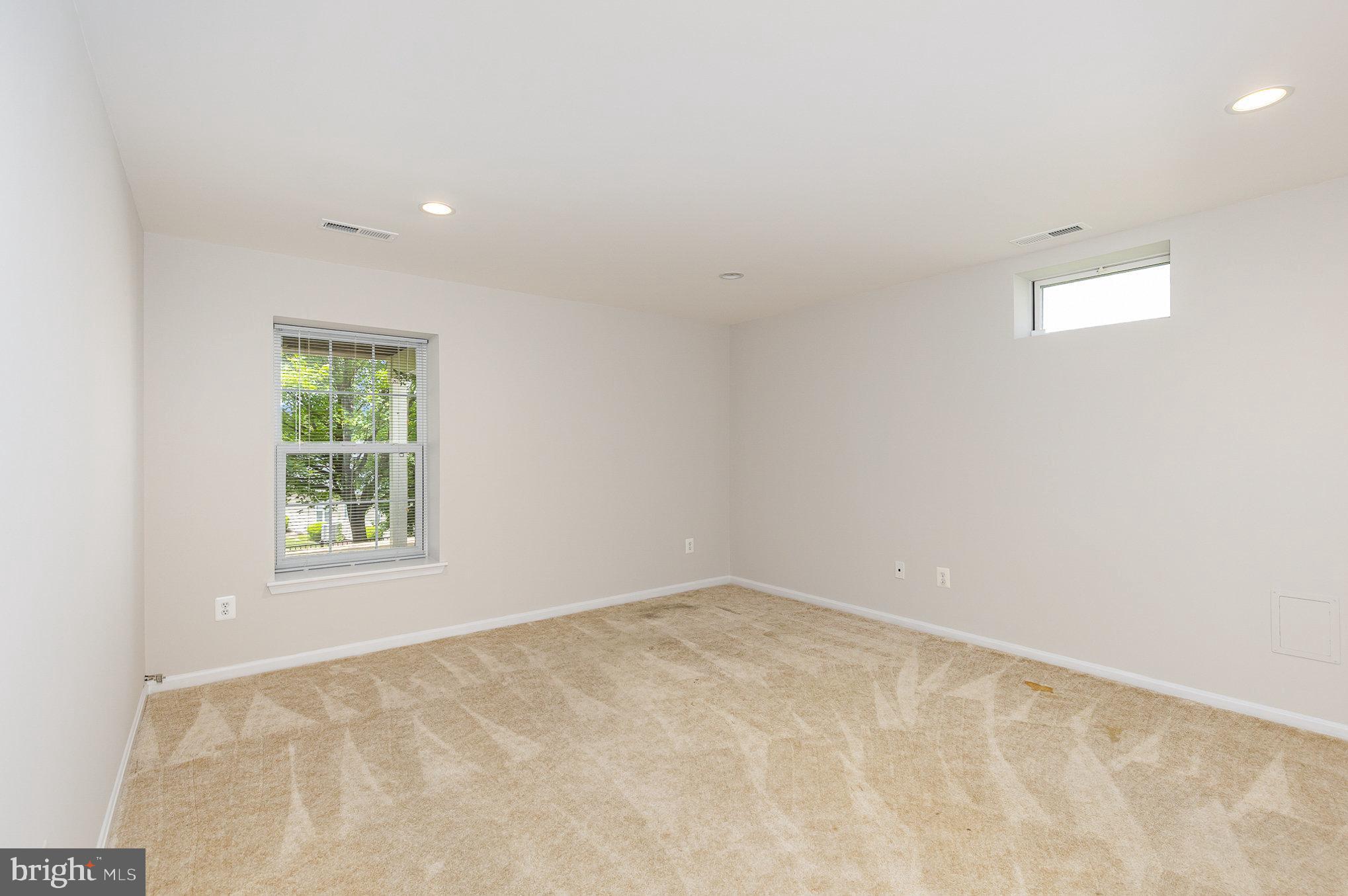 FOUR SEASONS IN HISTORIC VIRGINIA - Residential