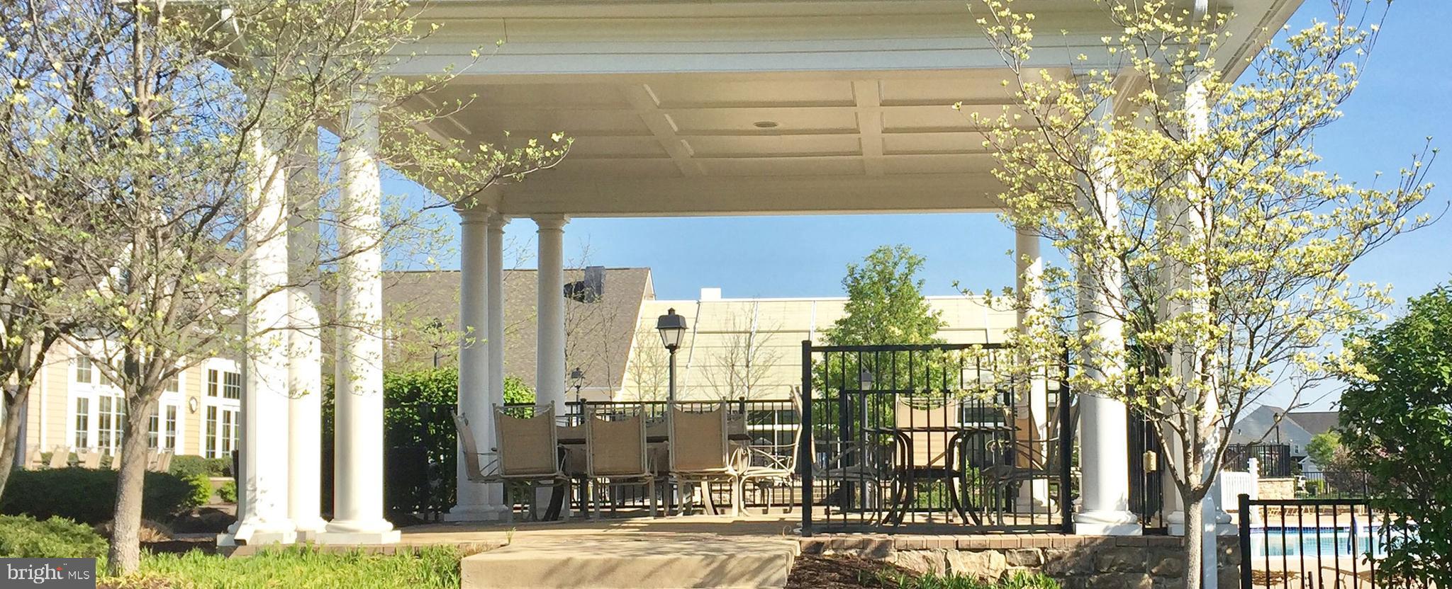 FOUR SEASONS IN HISTORIC VIRGINIA - Residential