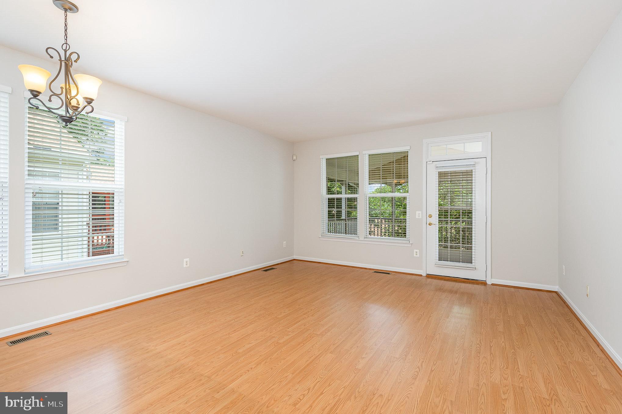 FOUR SEASONS IN HISTORIC VIRGINIA - Residential