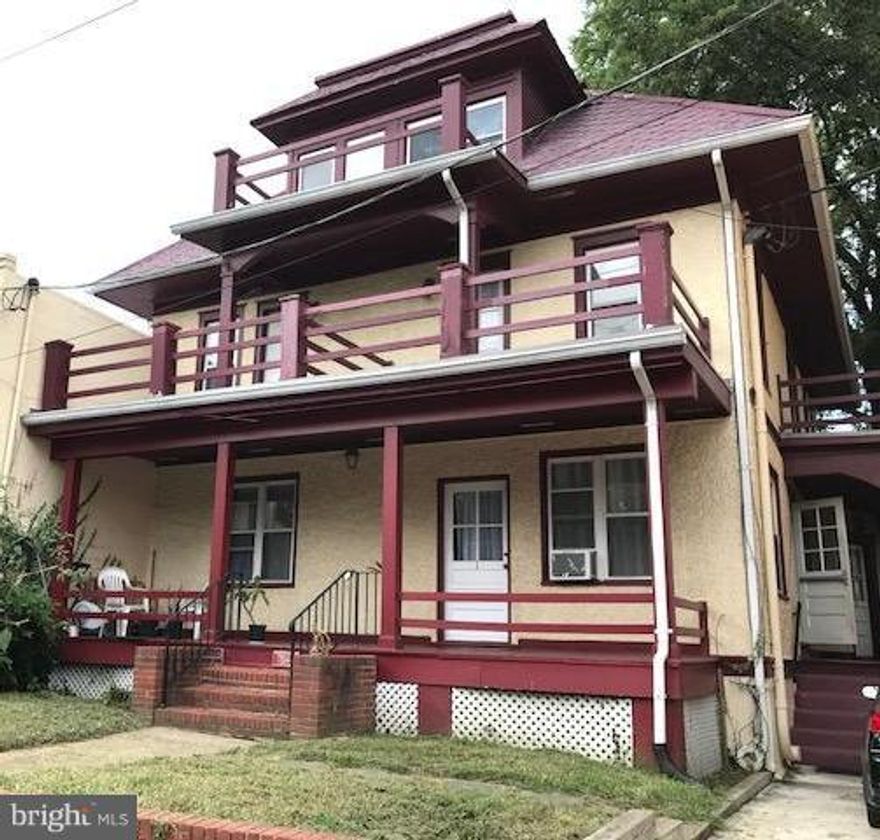 Charming updated apartment,washer/dryer ,cooling,hard wood floor,ceramic tiles in the bathroom, two wide porches a lot of closets,large back yard, located in Historic Downtown Takoma Park,close to shopping,restaurants .Easy to commute to DC and VA.Vibrant city life,fine dining,farmer's market,antiques and all summer long fairs,festivals and fun events.Open house 08/17,5-8 PM and 08/20,2-5 PM