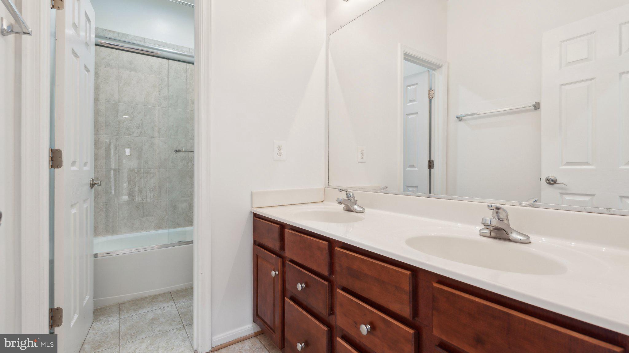 CEDAR BROOKE - Residential