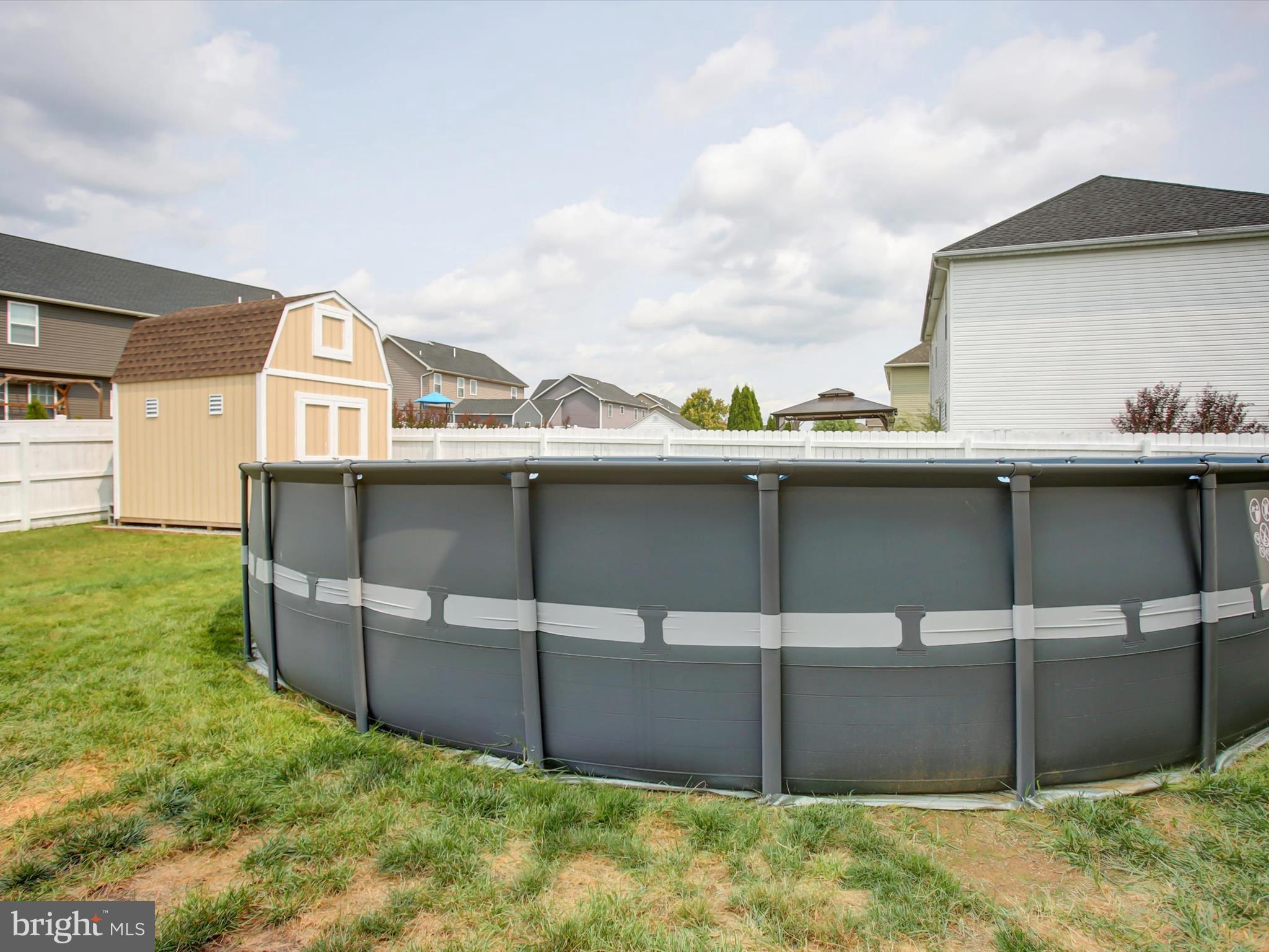 ROLLING HILLS - Residential