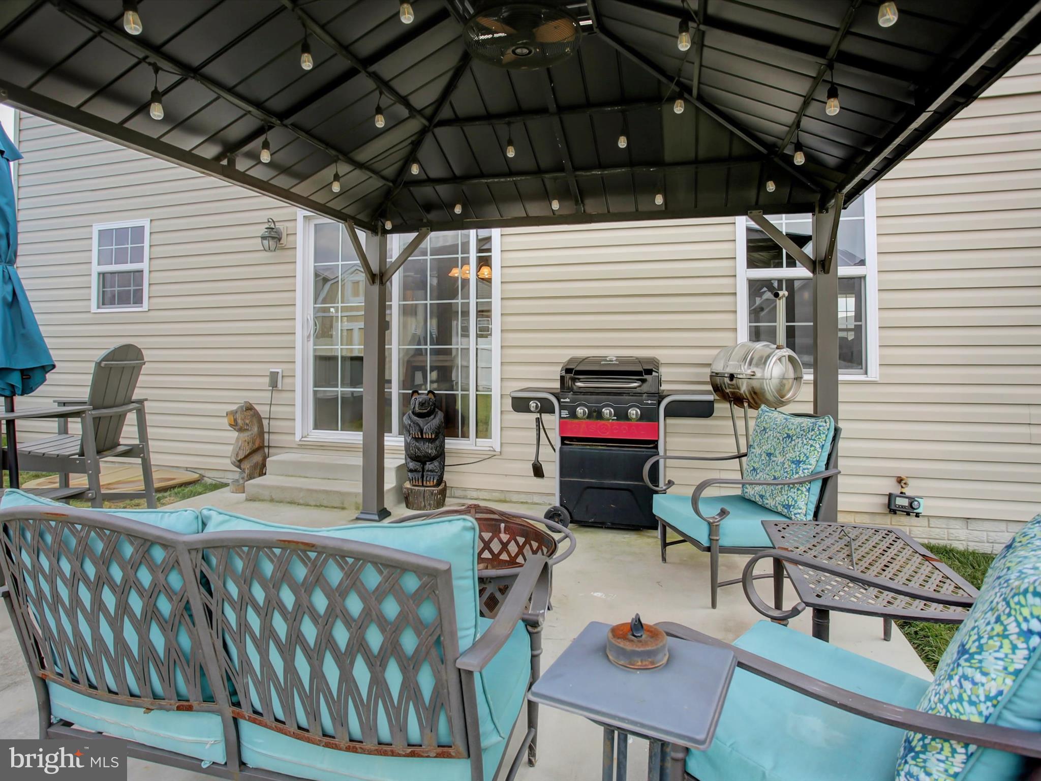 ROLLING HILLS - Residential