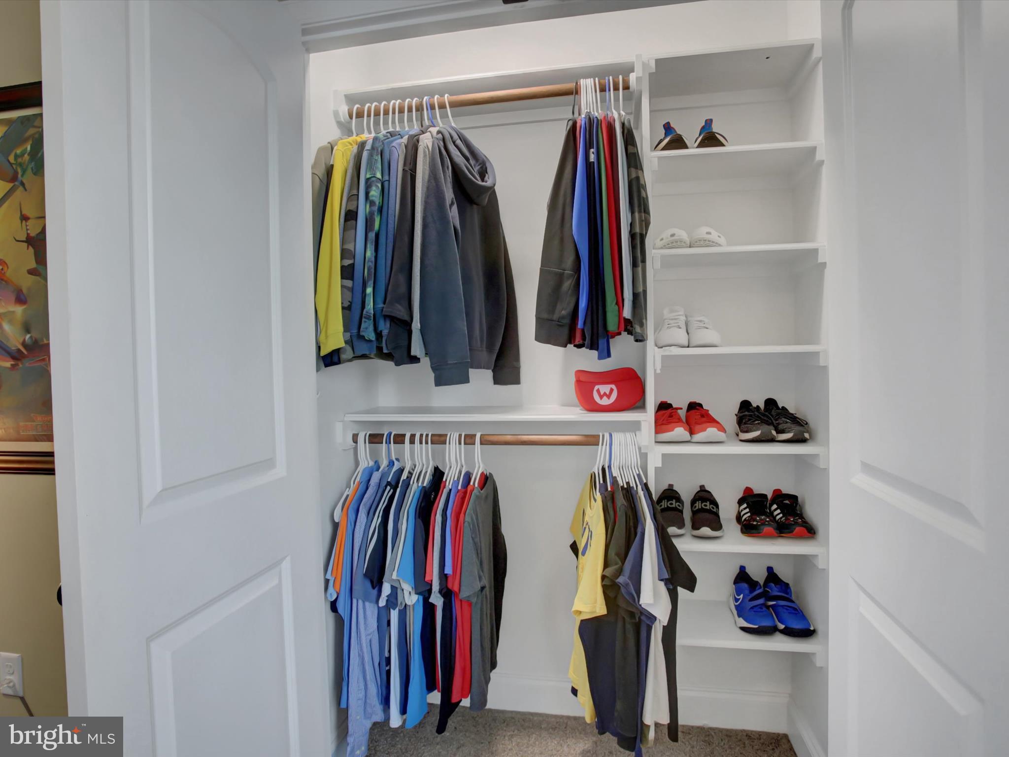 ROLLING HILLS - Residential