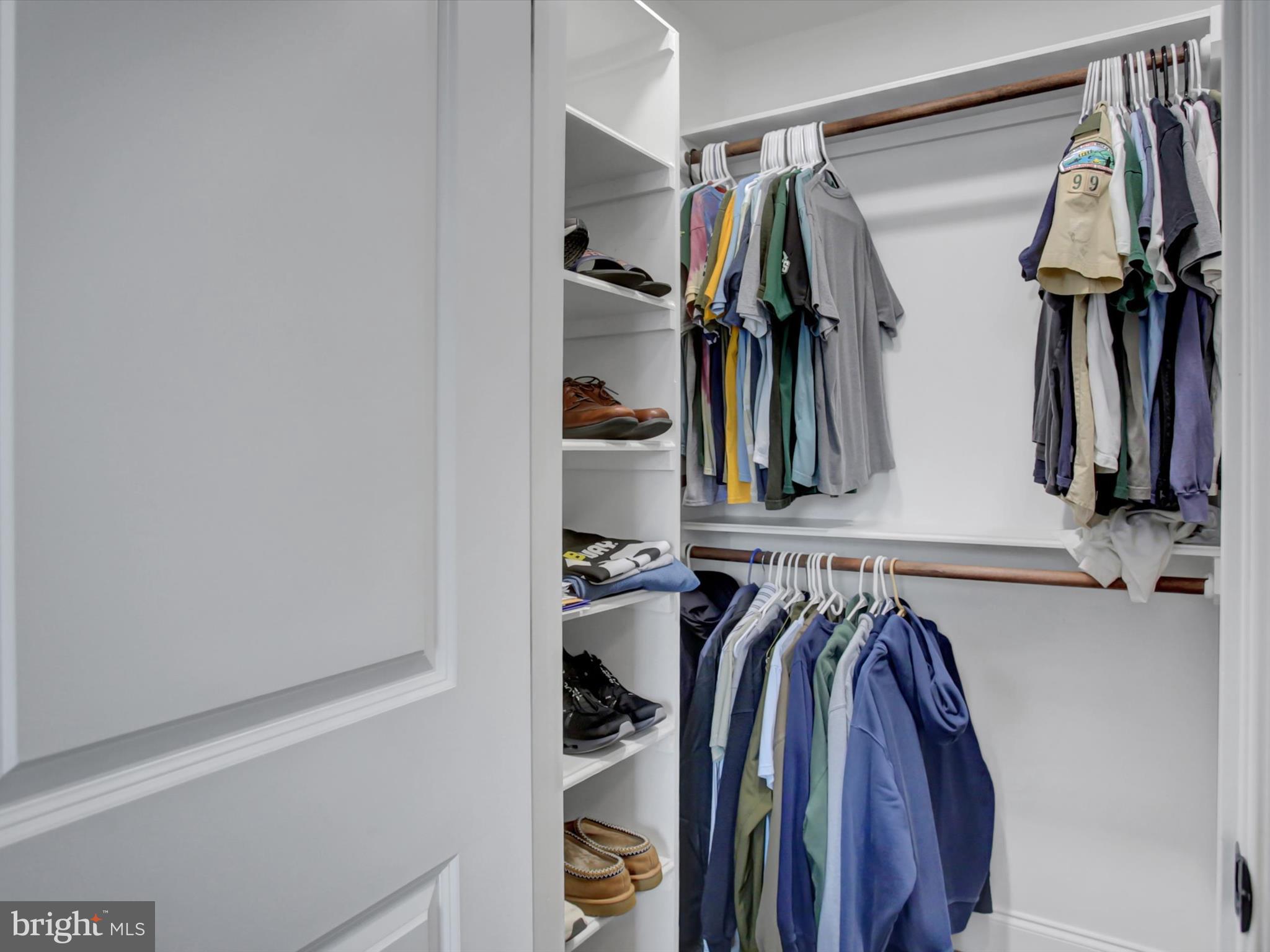 ROLLING HILLS - Residential