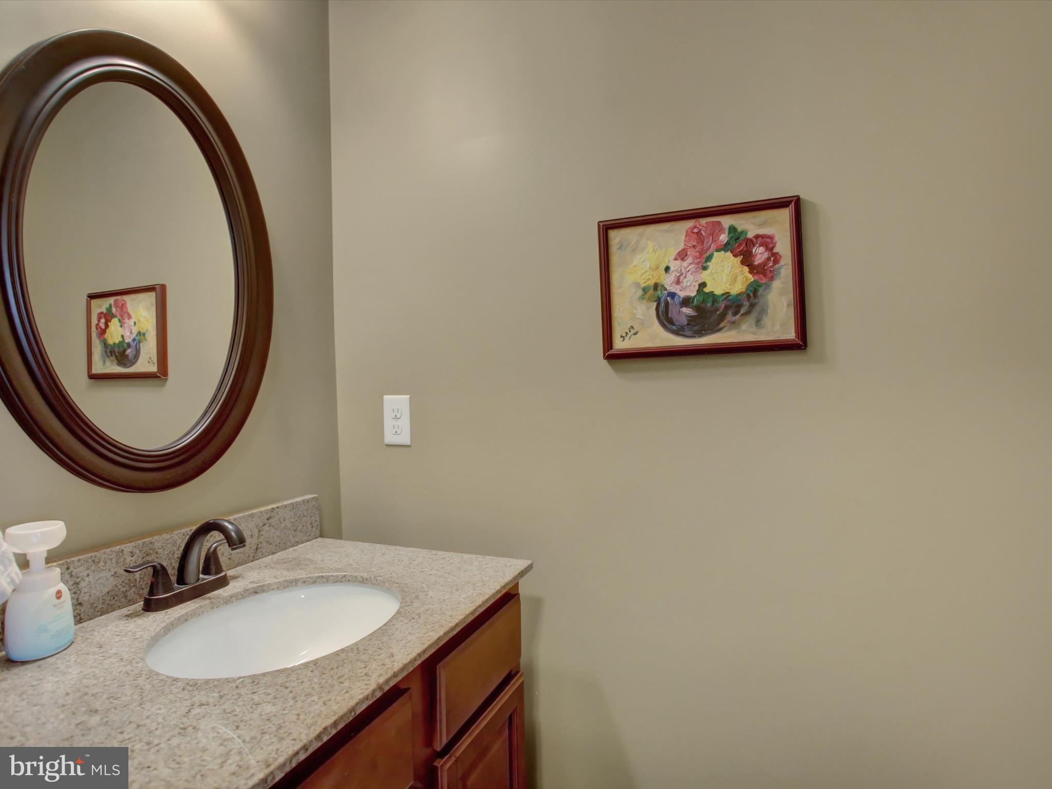 ROLLING HILLS - Residential