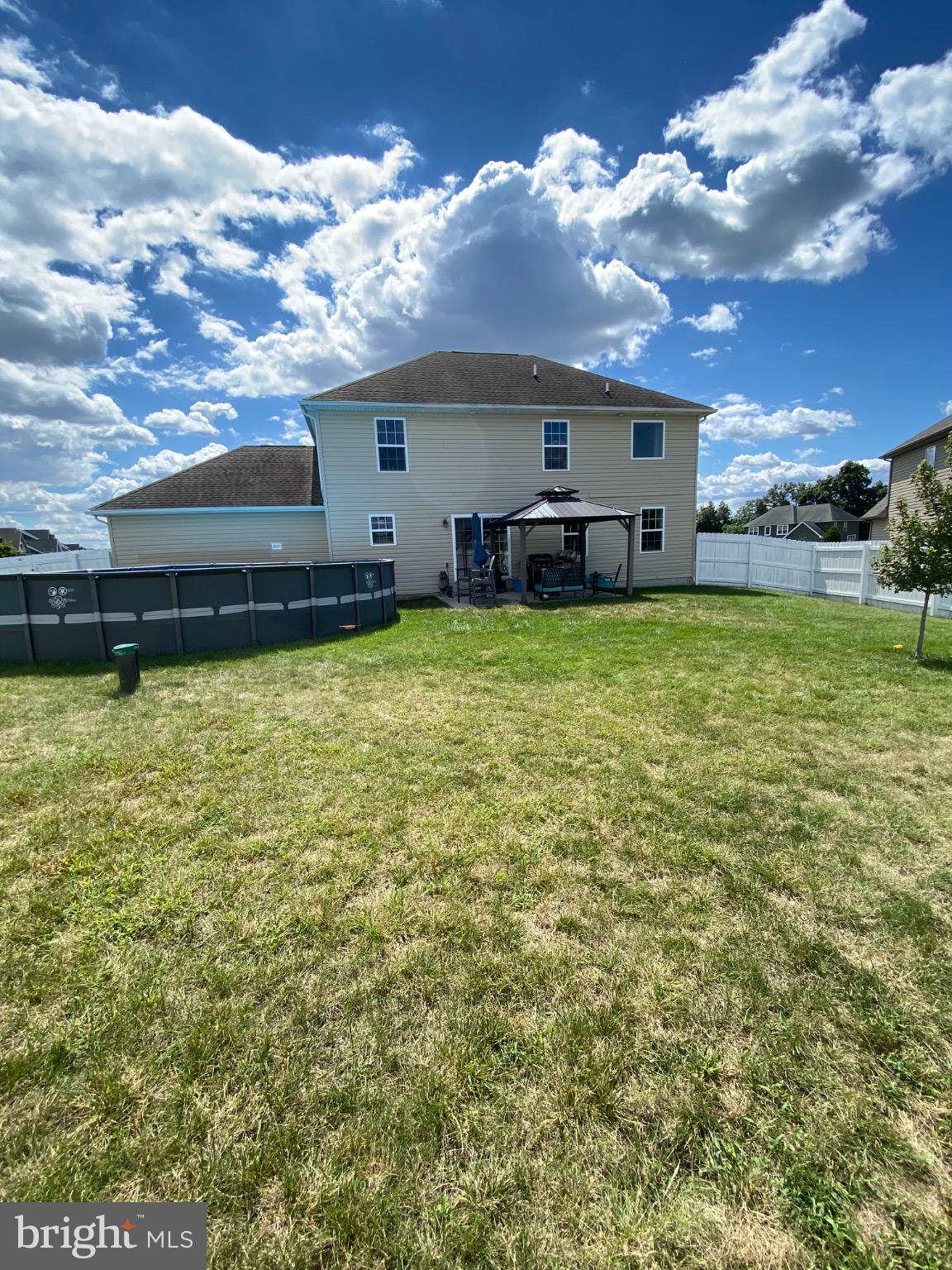 ROLLING HILLS - Residential