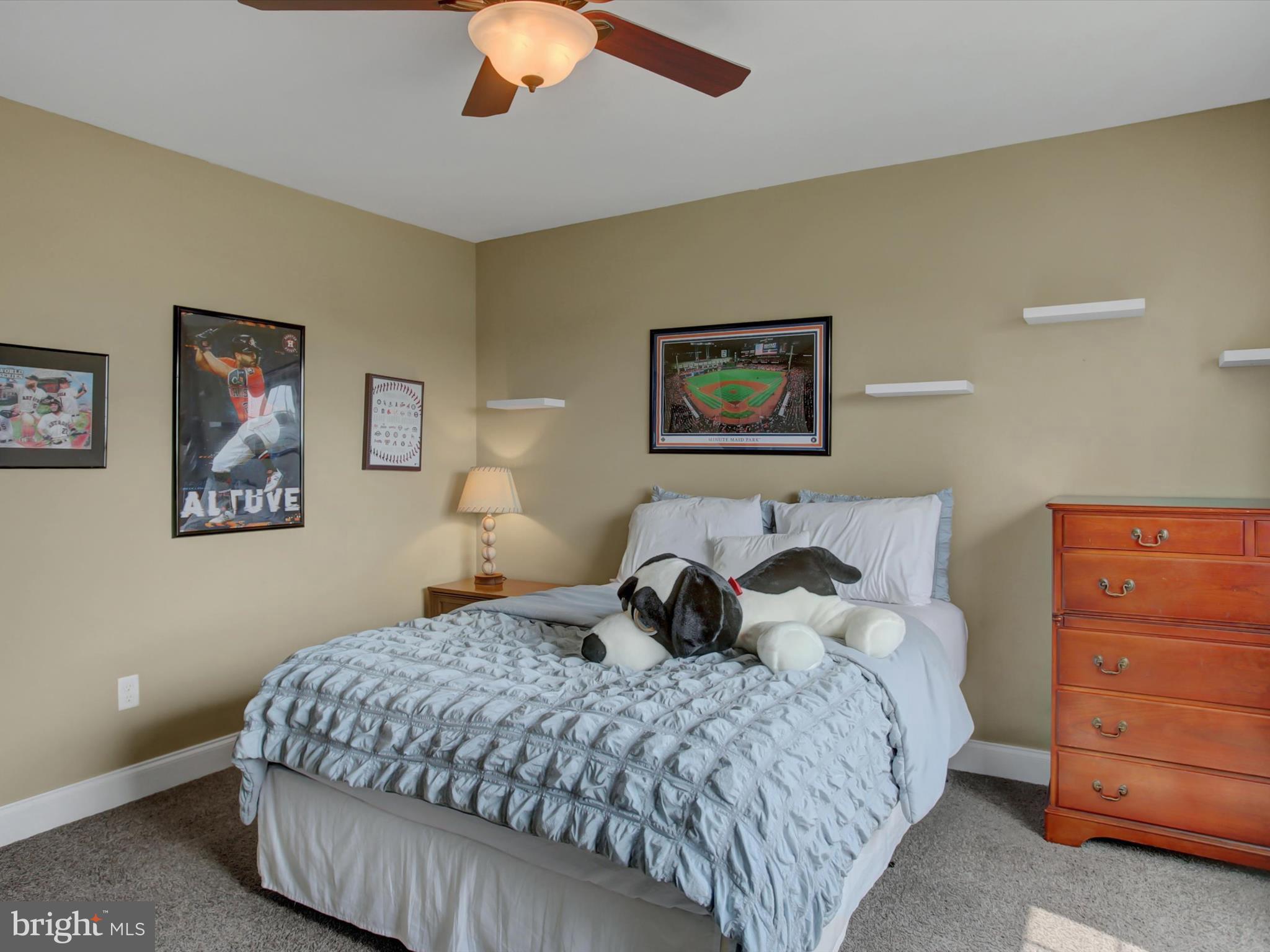 ROLLING HILLS - Residential