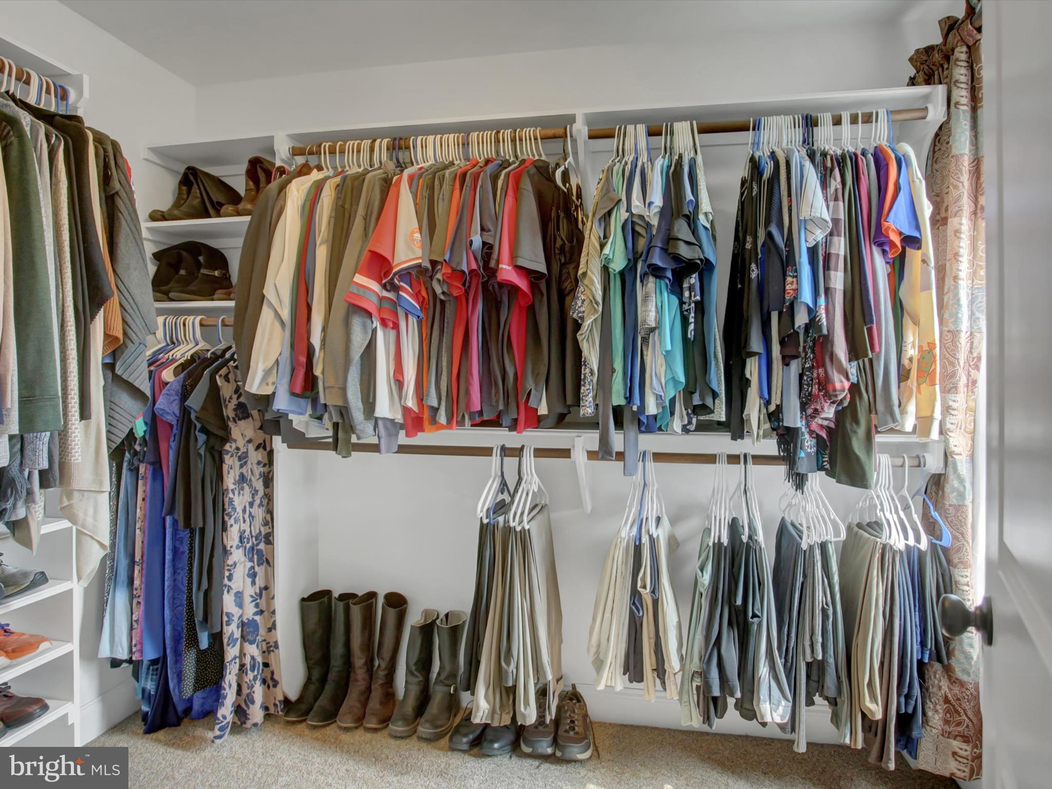 ROLLING HILLS - Residential