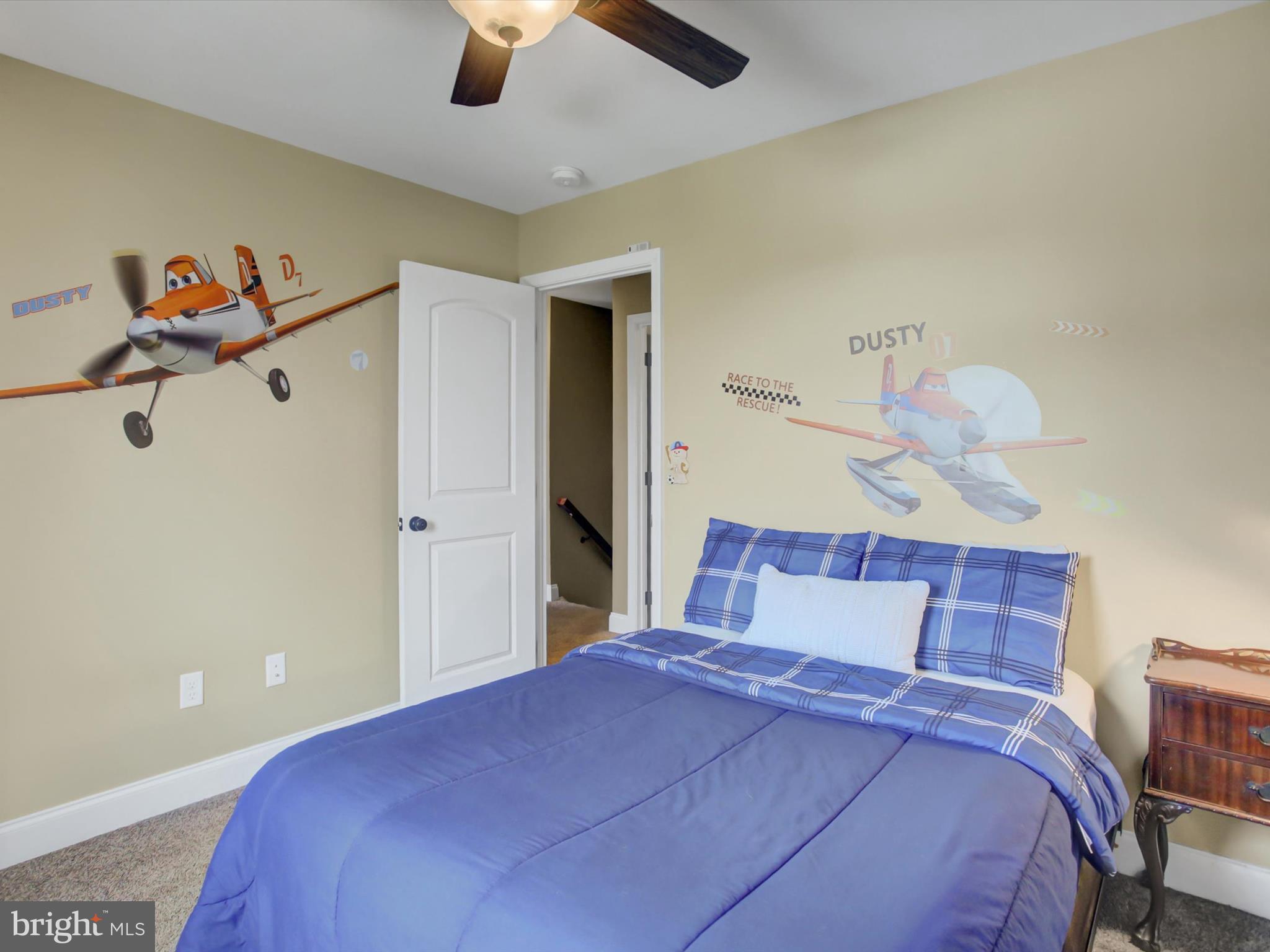 ROLLING HILLS - Residential