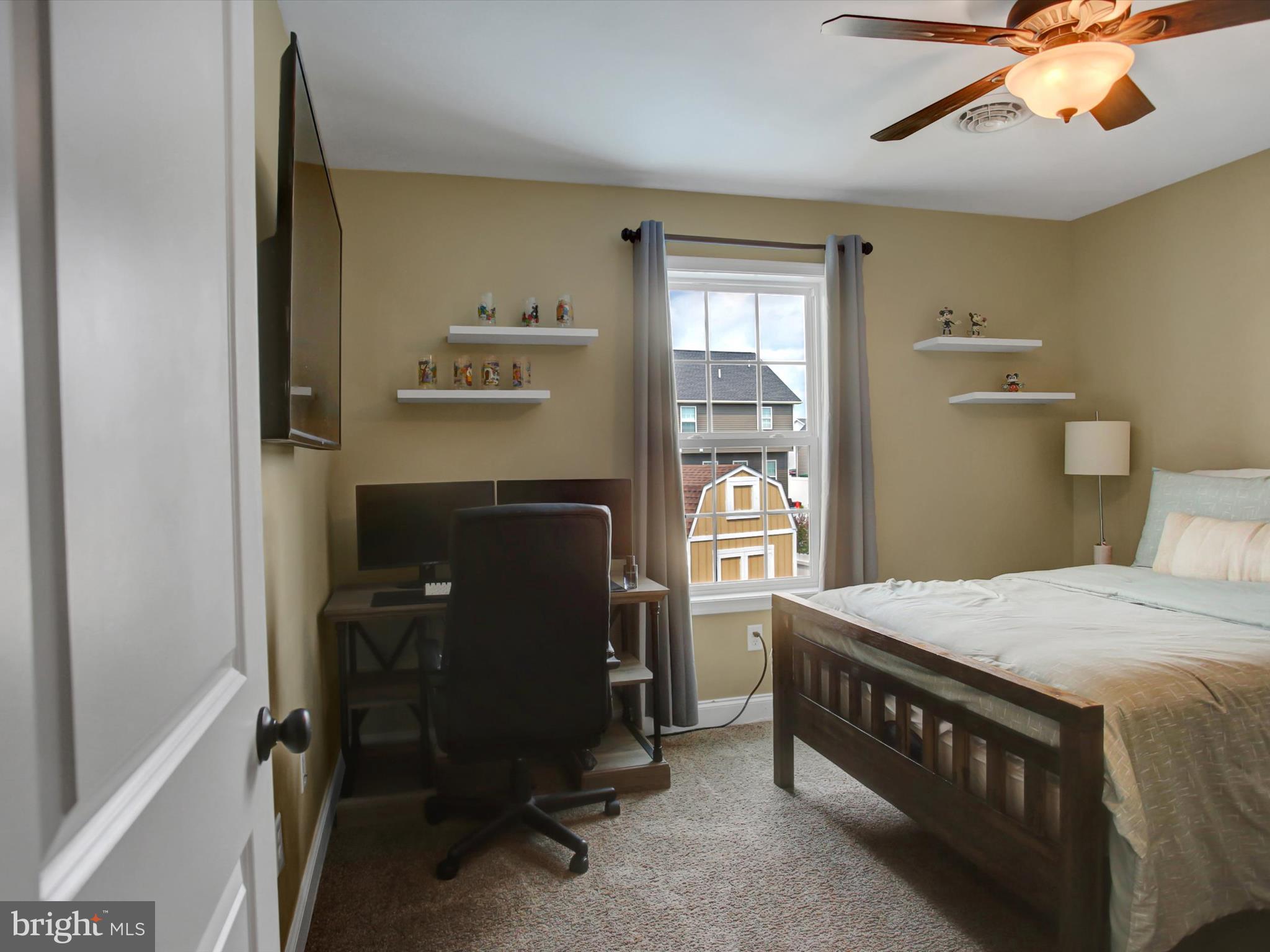 ROLLING HILLS - Residential