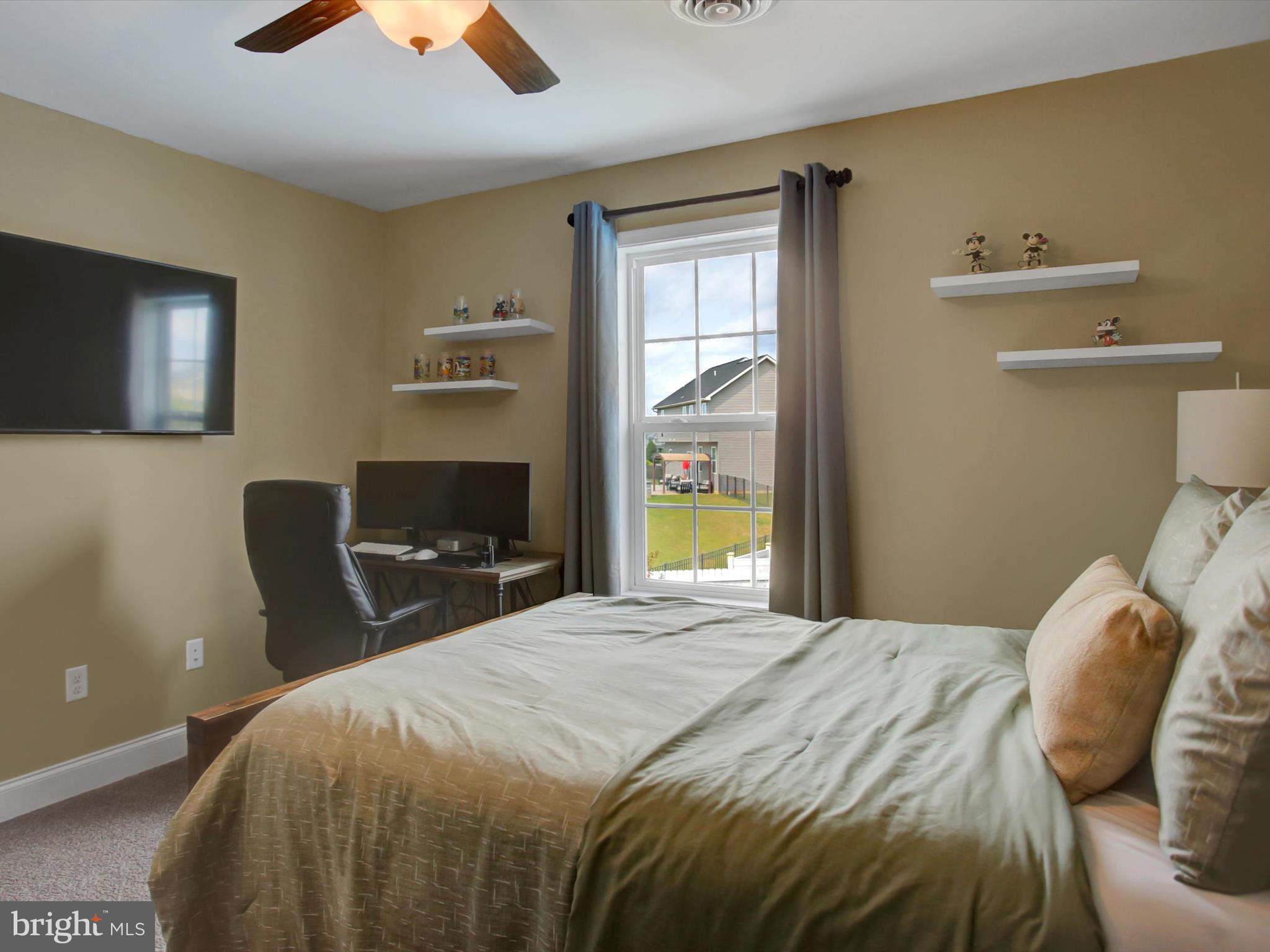 ROLLING HILLS - Residential