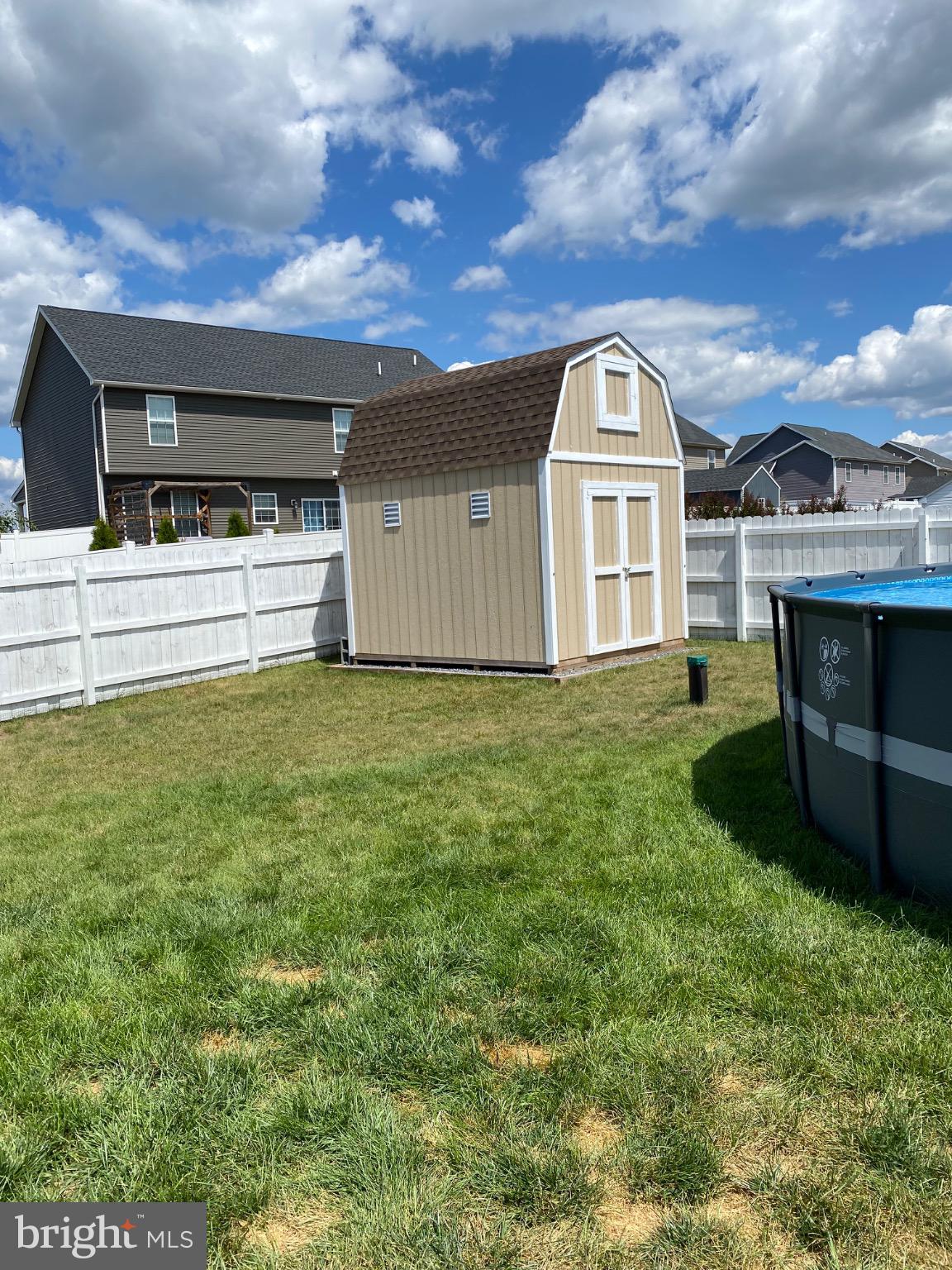 ROLLING HILLS - Residential