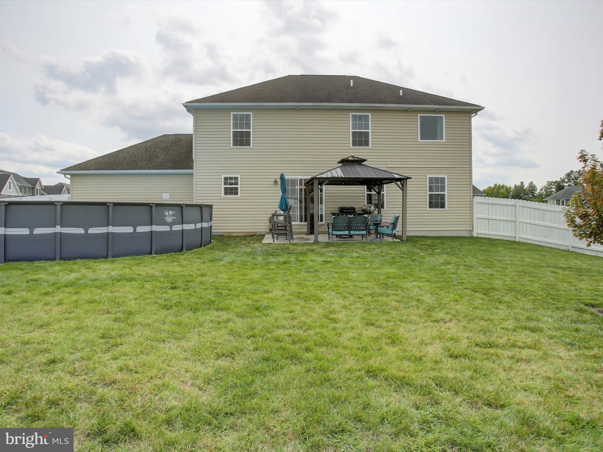 ROLLING HILLS - Residential