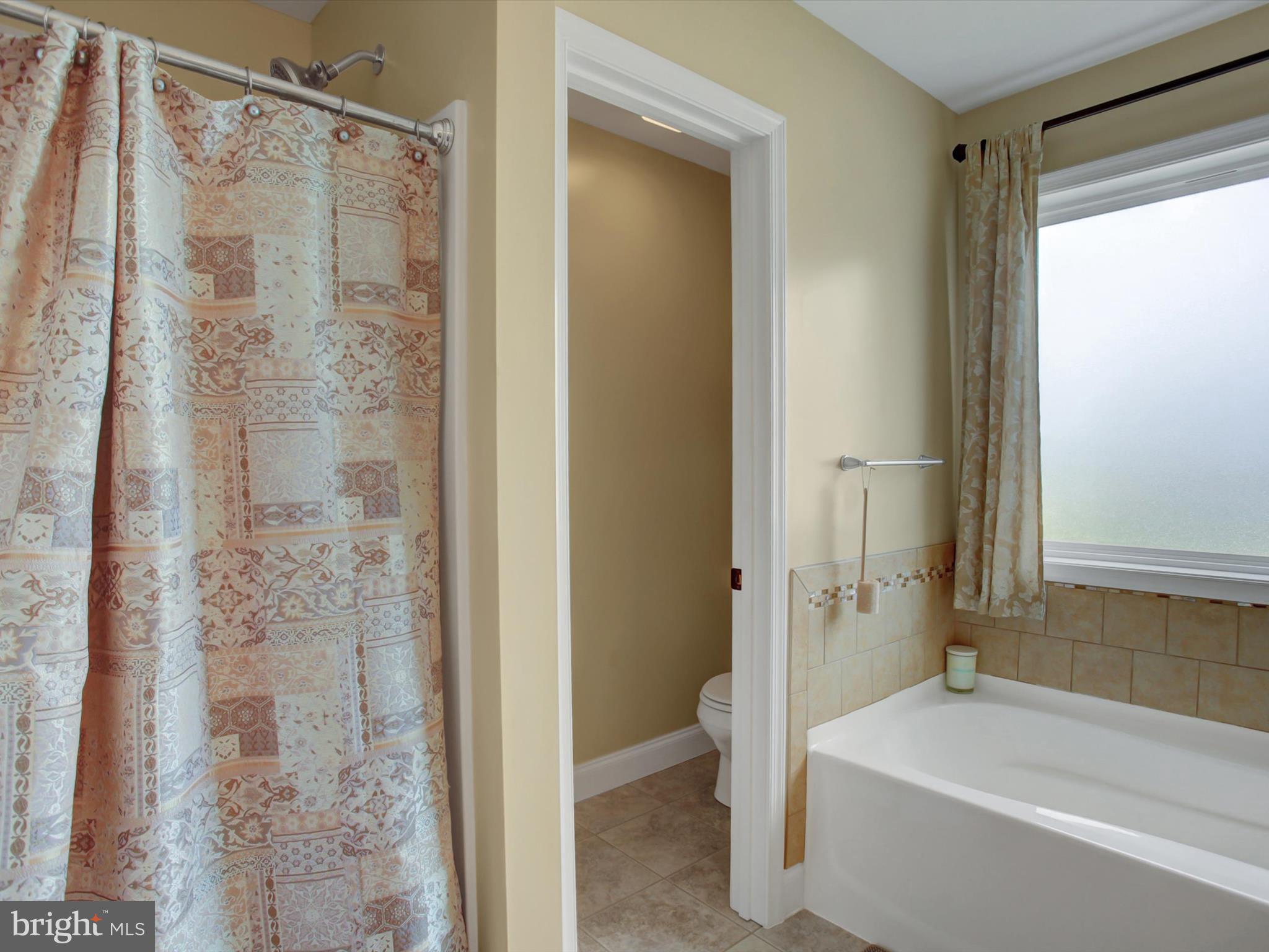 ROLLING HILLS - Residential