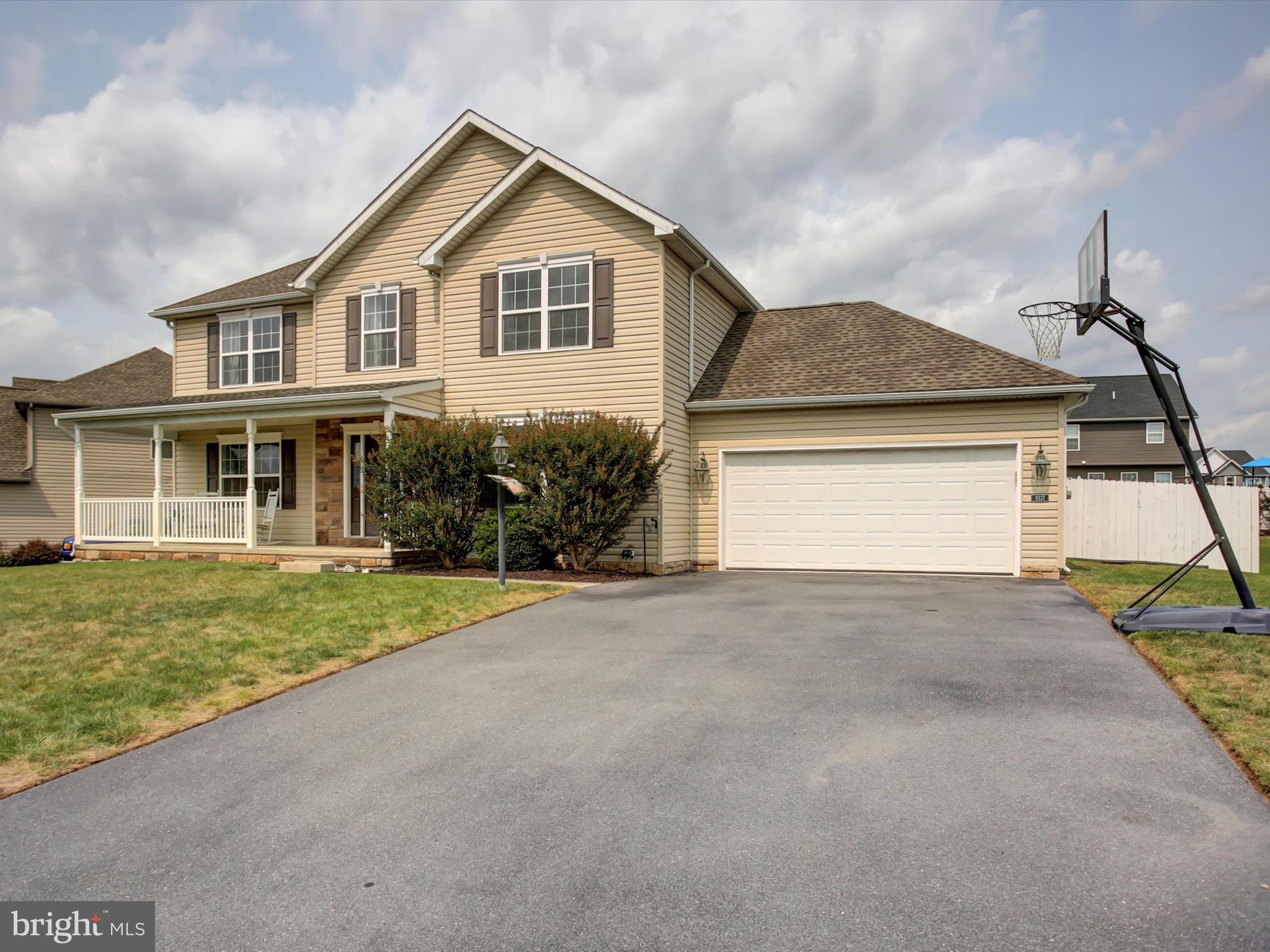 ROLLING HILLS - Residential