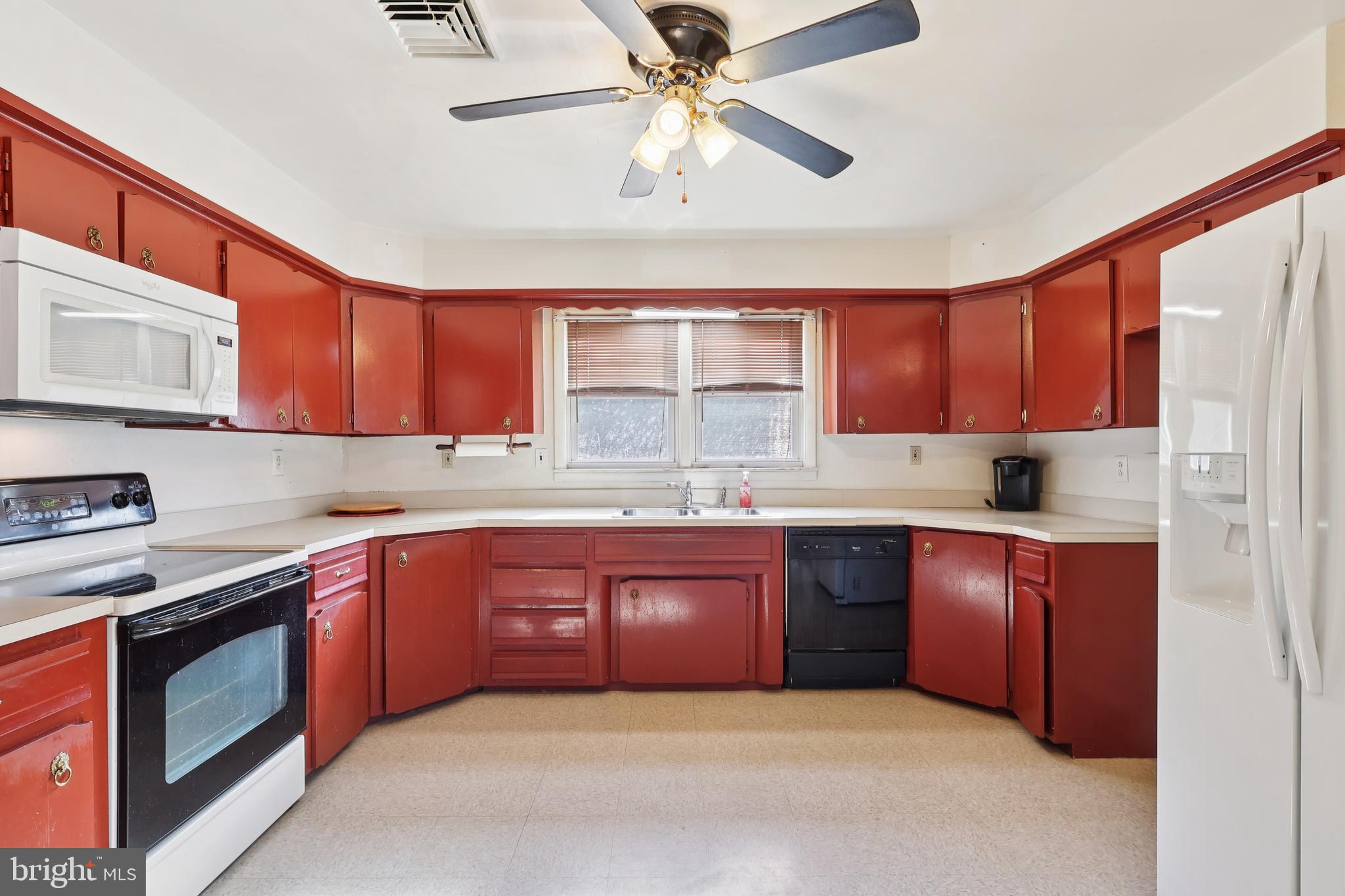 MILLVILLE - Residential