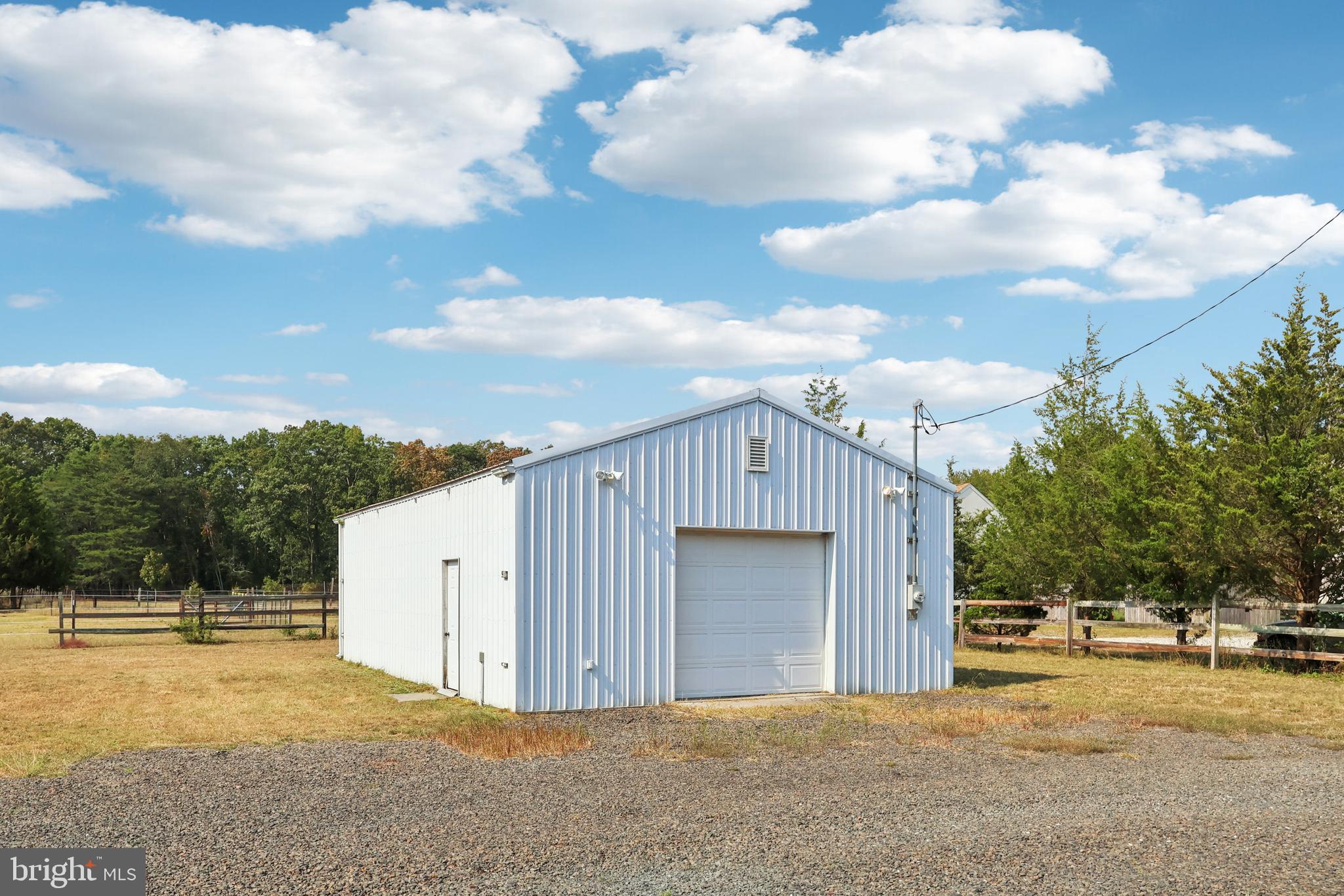 MILLVILLE - Residential