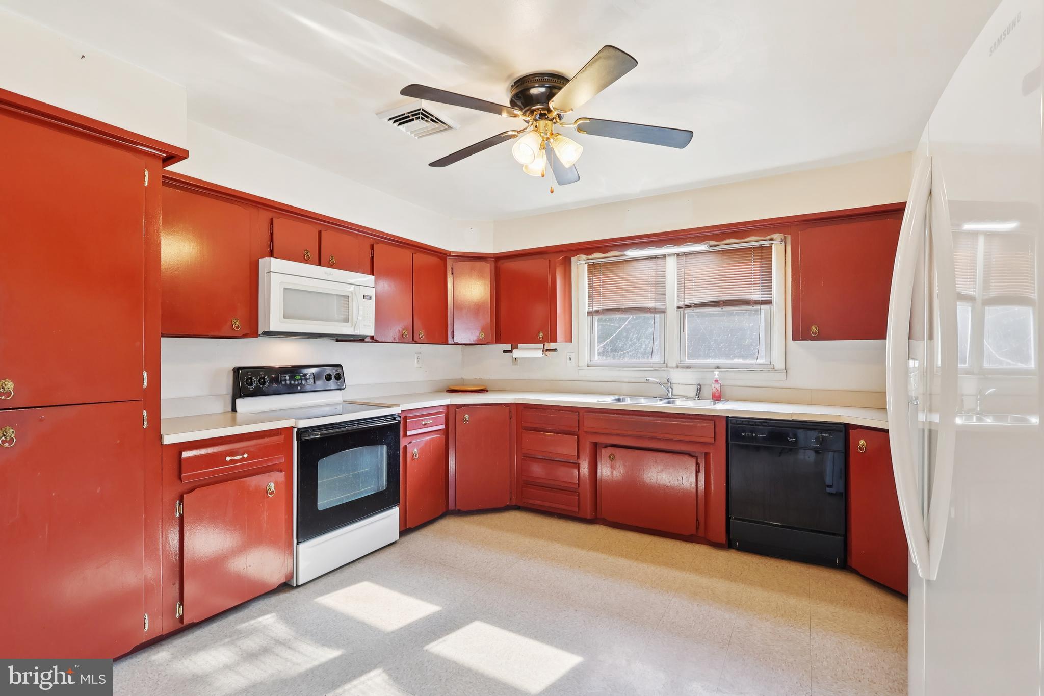 MILLVILLE - Residential