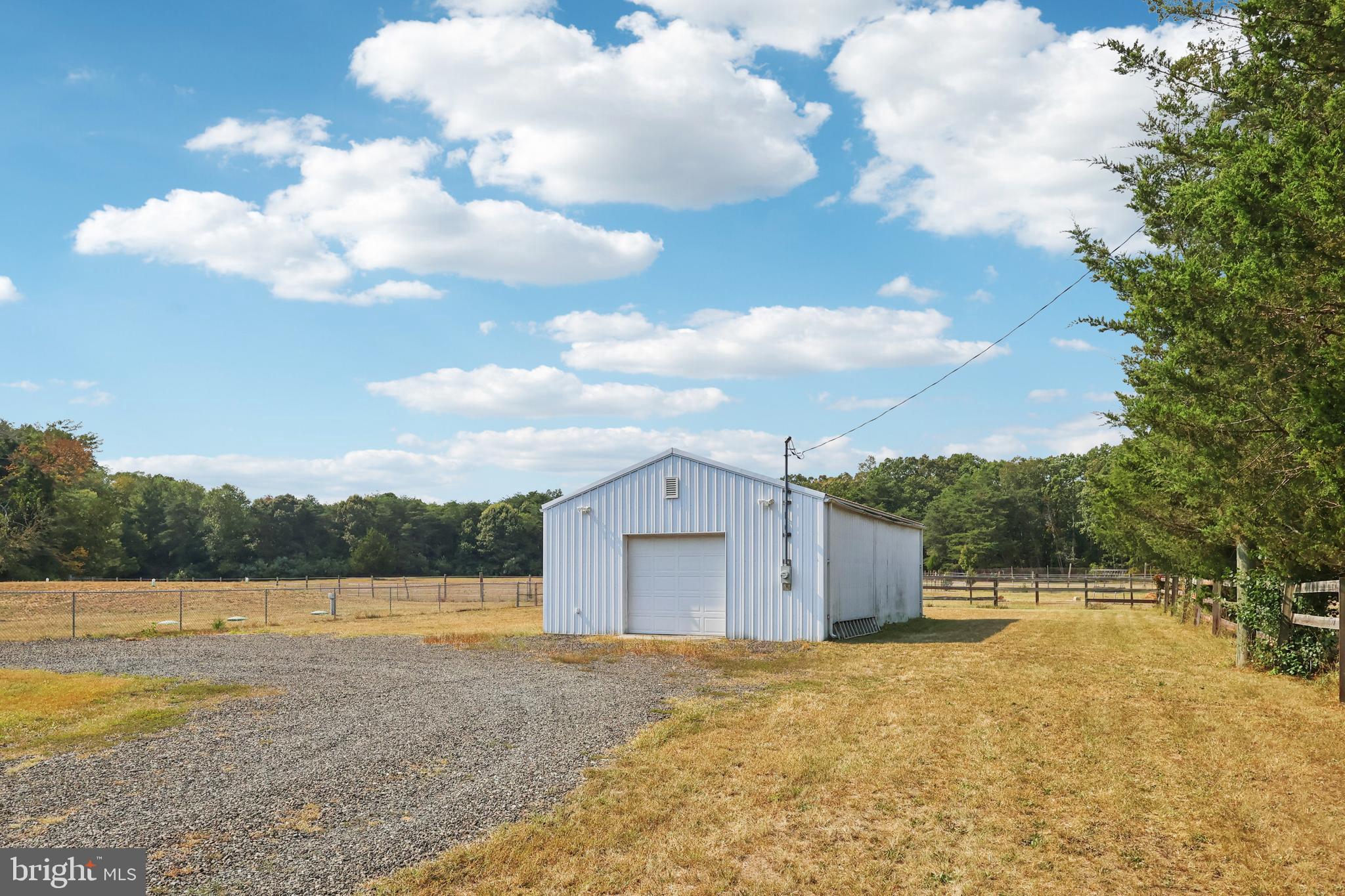 MILLVILLE - Residential