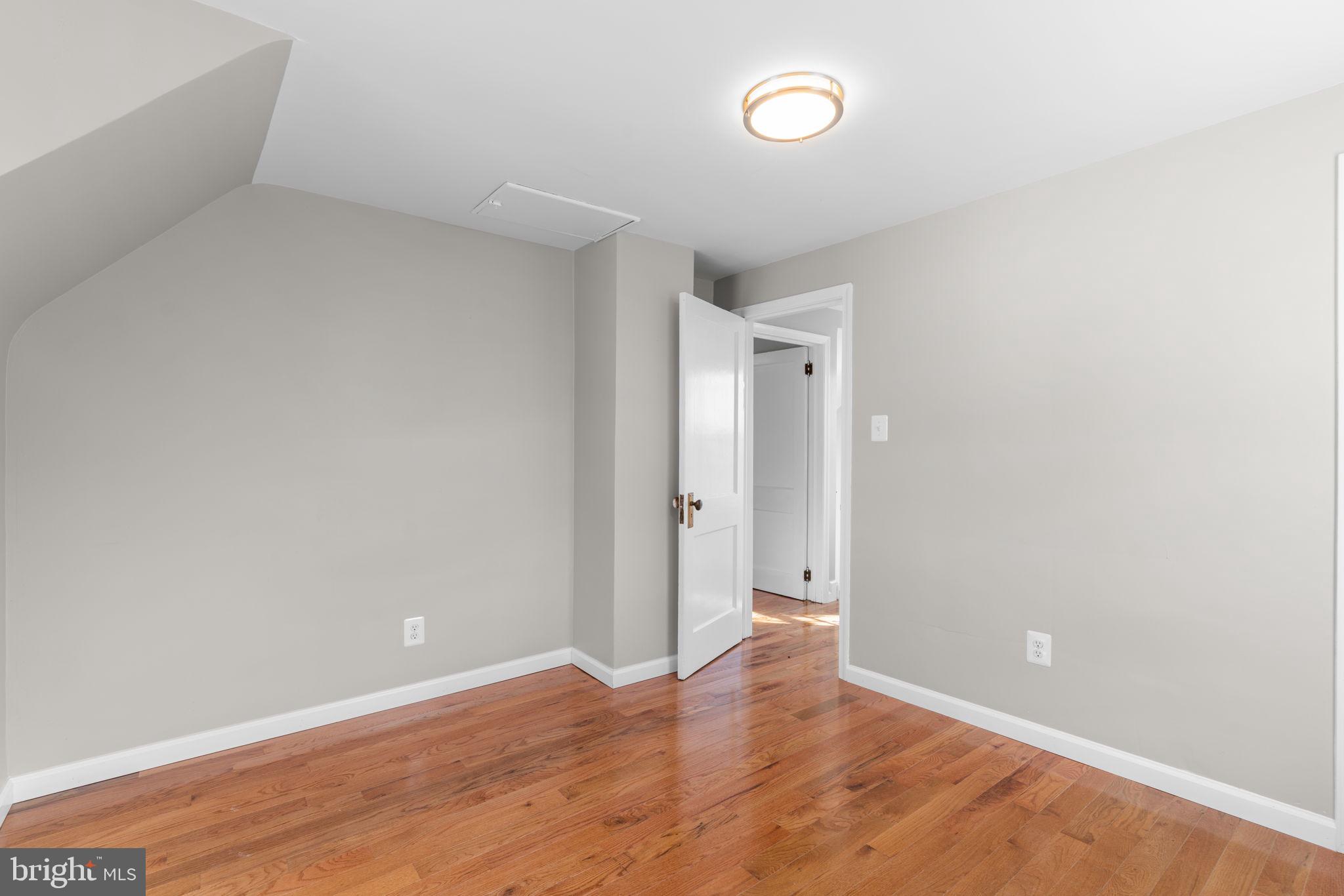 HILLENDALE PARK - Residential