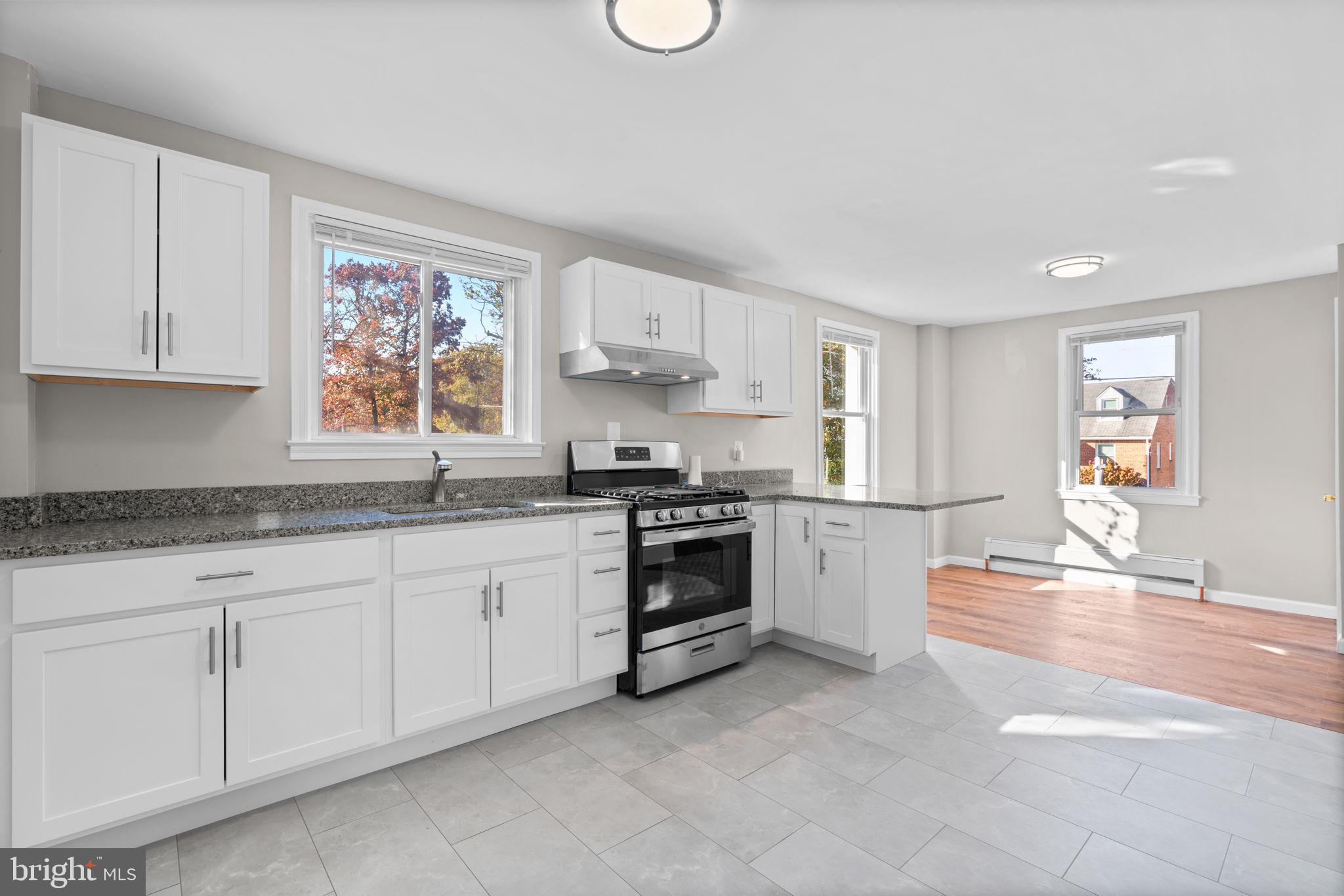 HILLENDALE PARK - Residential