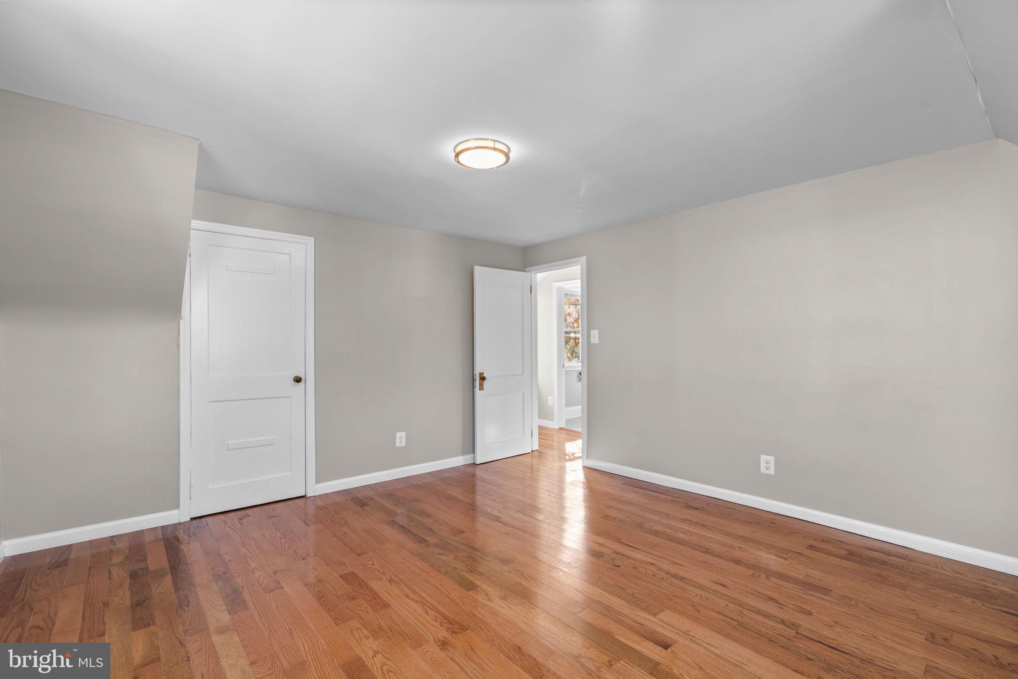 HILLENDALE PARK - Residential