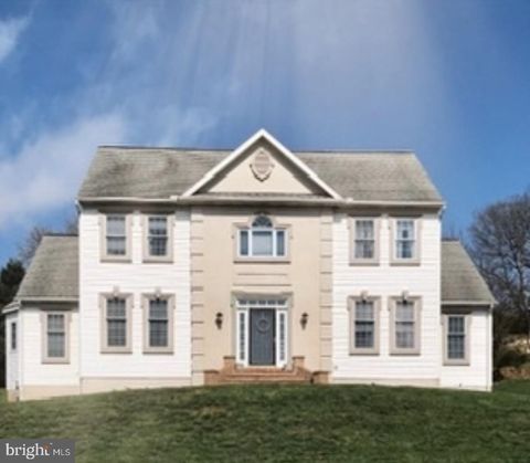 Photo of 64 BRIAR ROSE TRL, ELIZABETHTOWN, PA 17022 (MLS # PALA2034632)