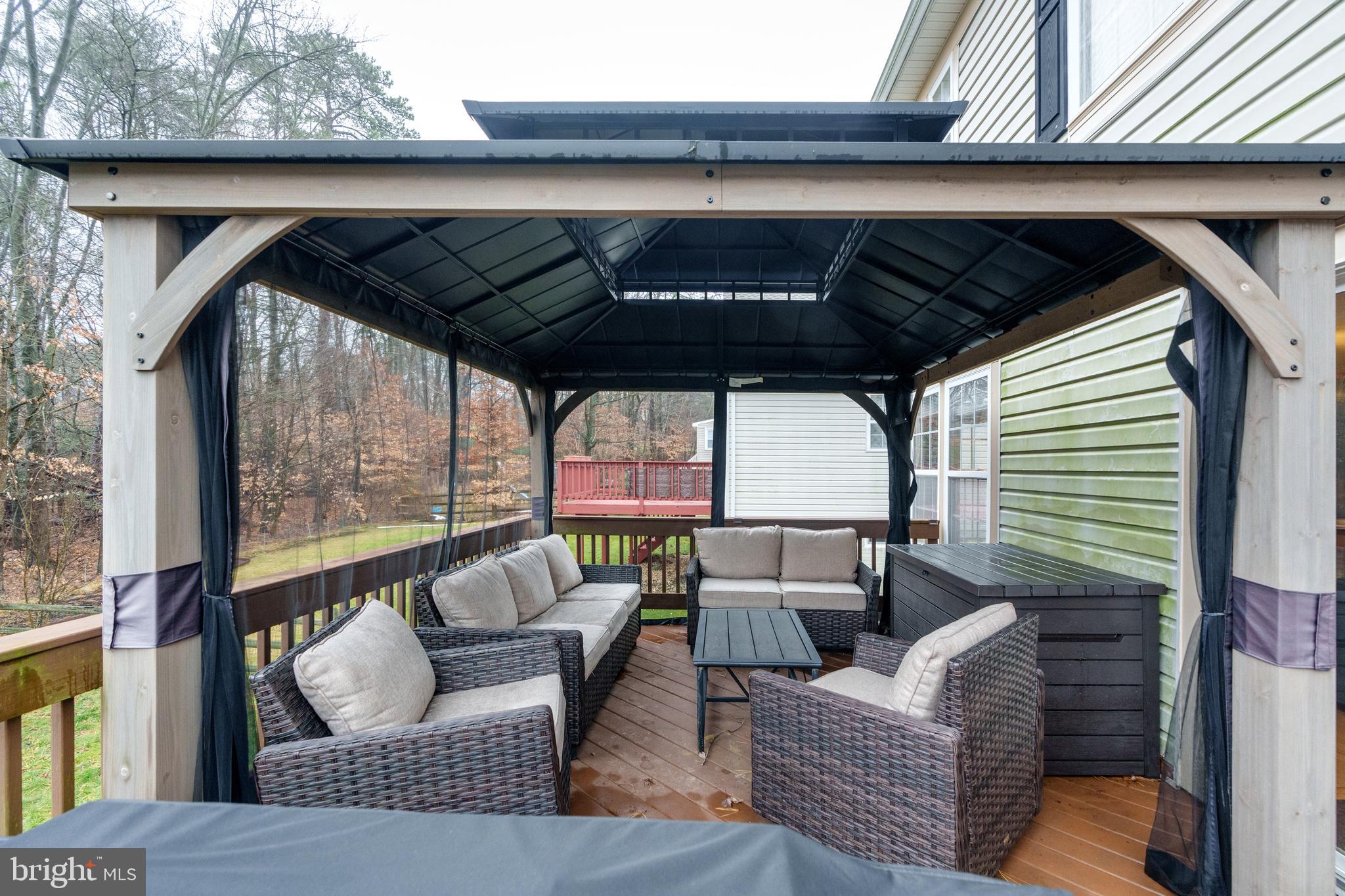 PATRIOTS GLEN - Residential