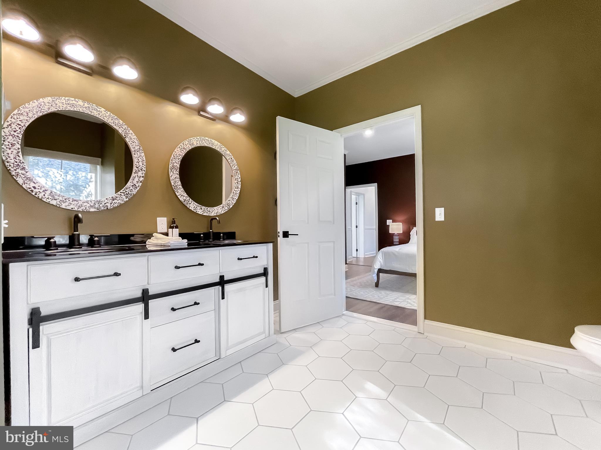 ROYAL OAK - Residential