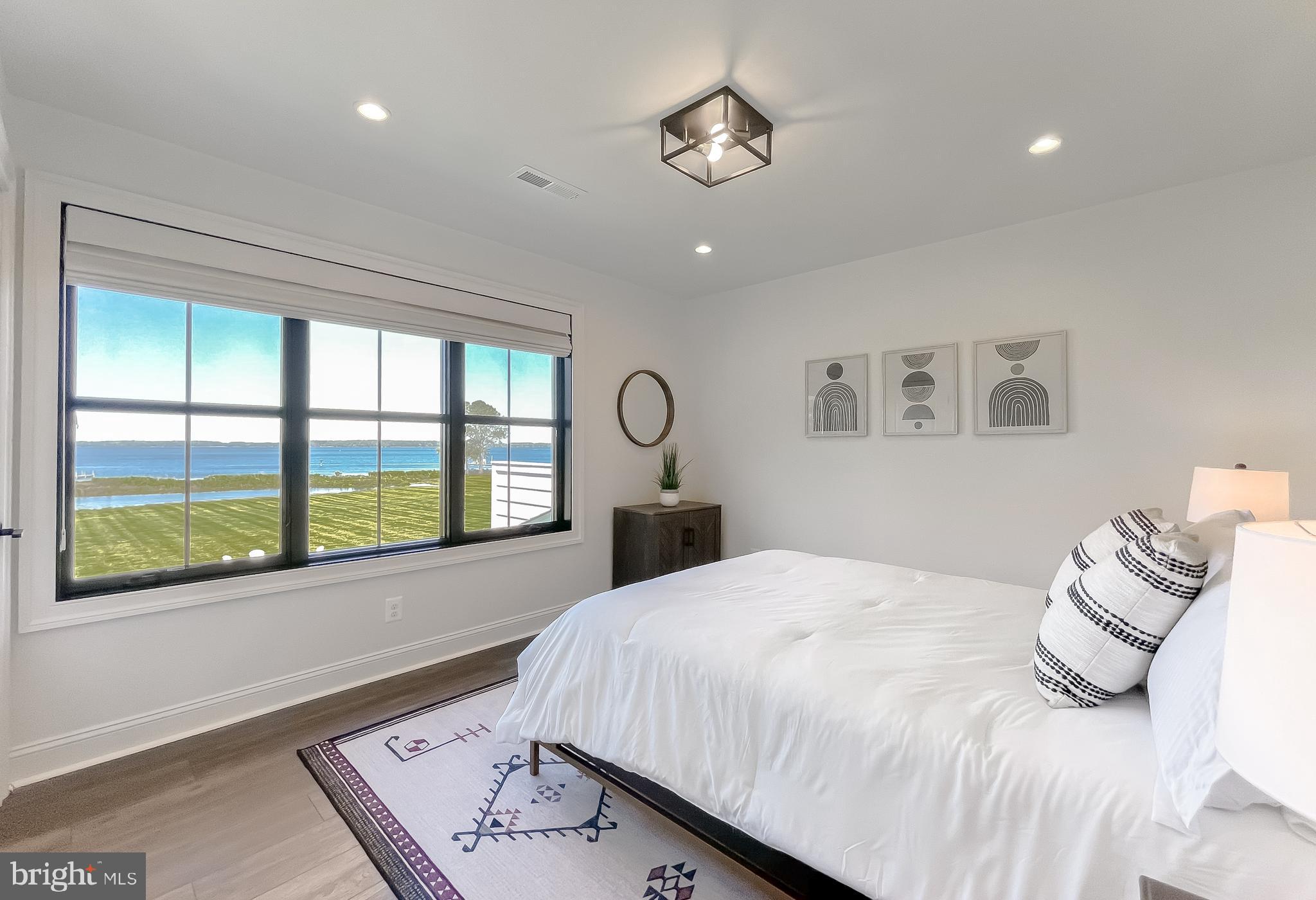 ROYAL OAK - Residential