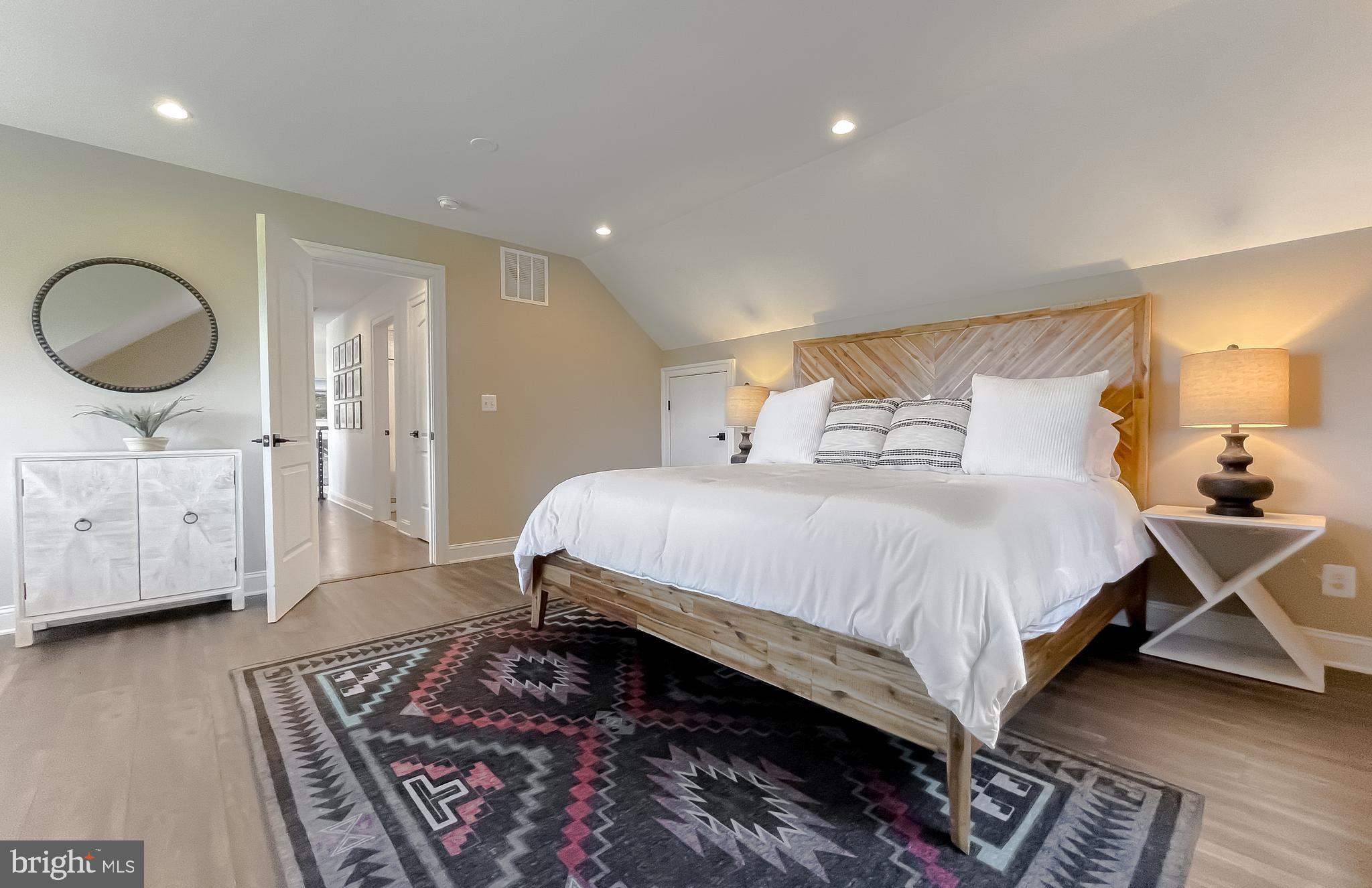 ROYAL OAK - Residential