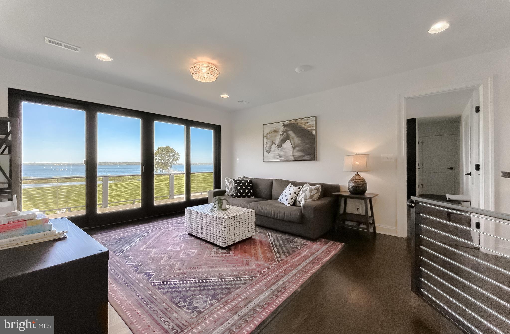 ROYAL OAK - Residential