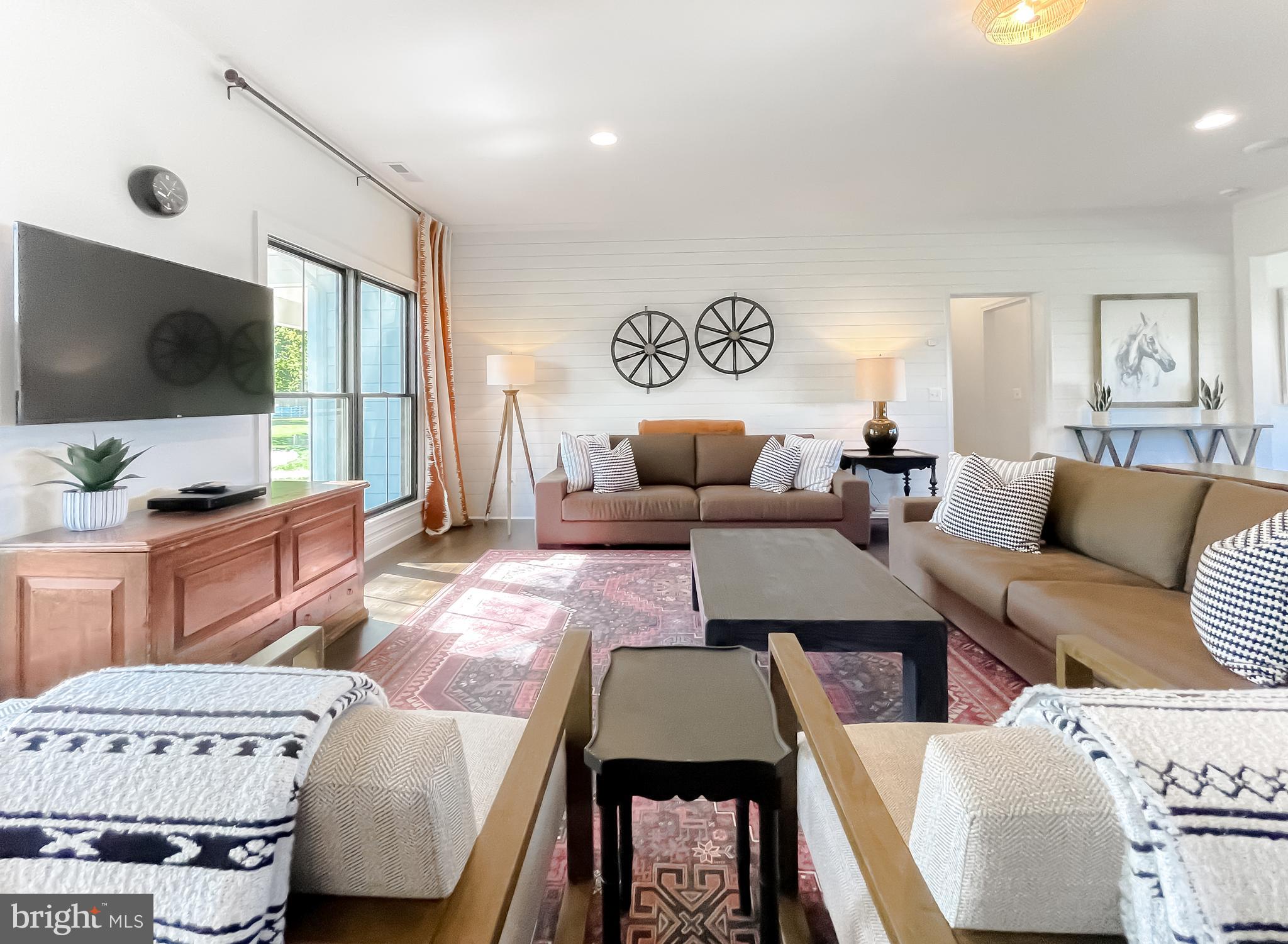 ROYAL OAK - Residential