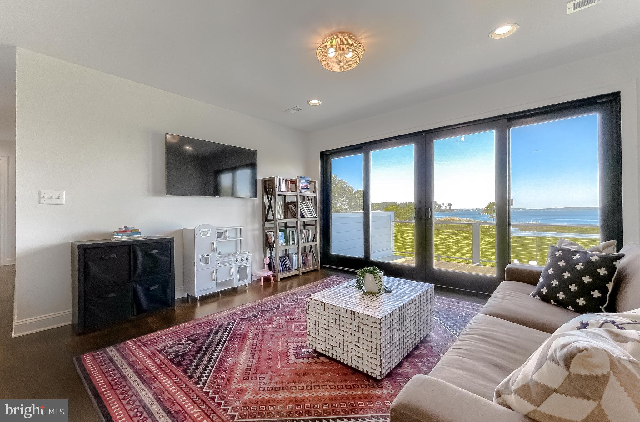 ROYAL OAK - Residential