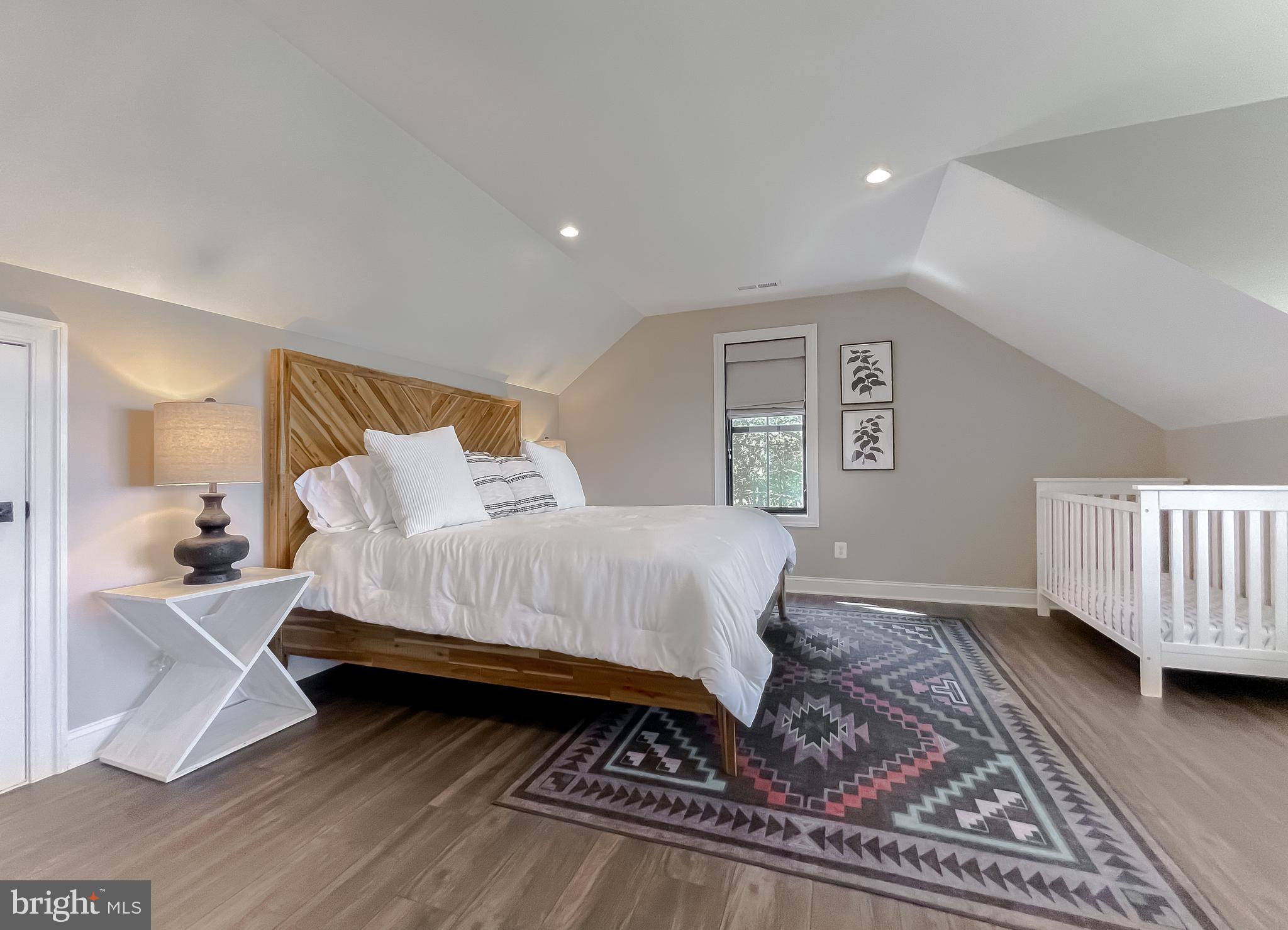 ROYAL OAK - Residential