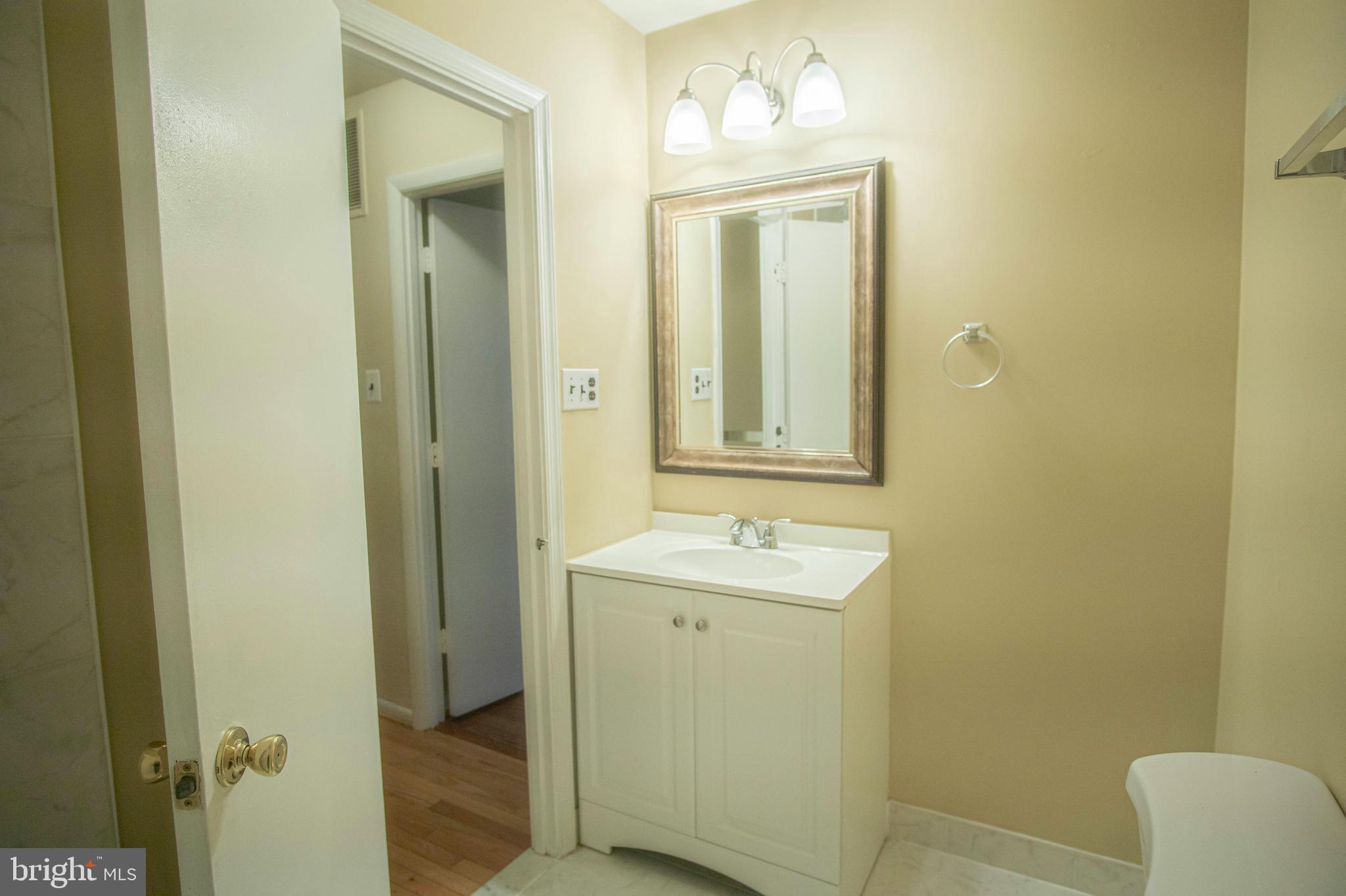 BROOKFIELD - Residential Lease