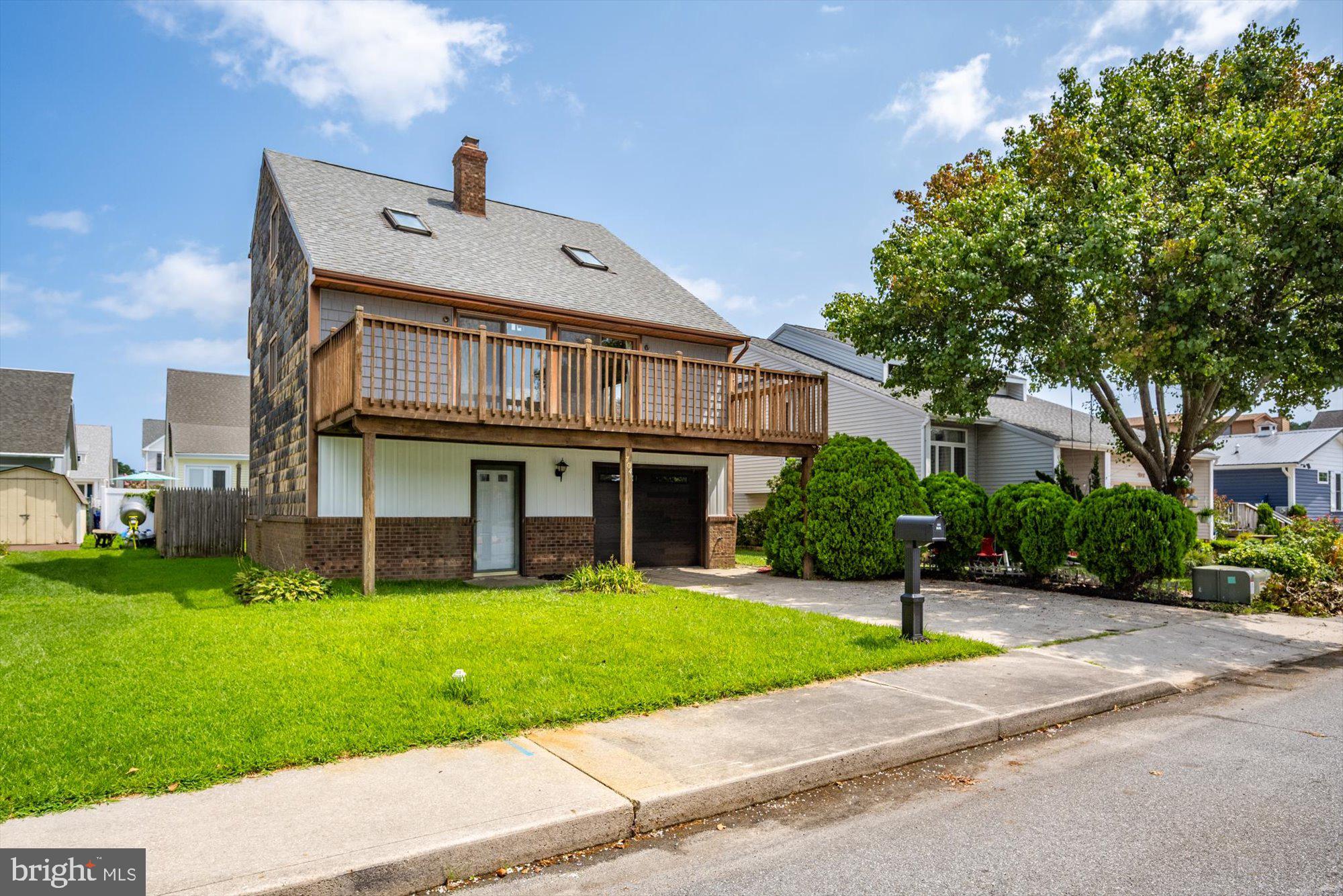 704 N SURF ROAD