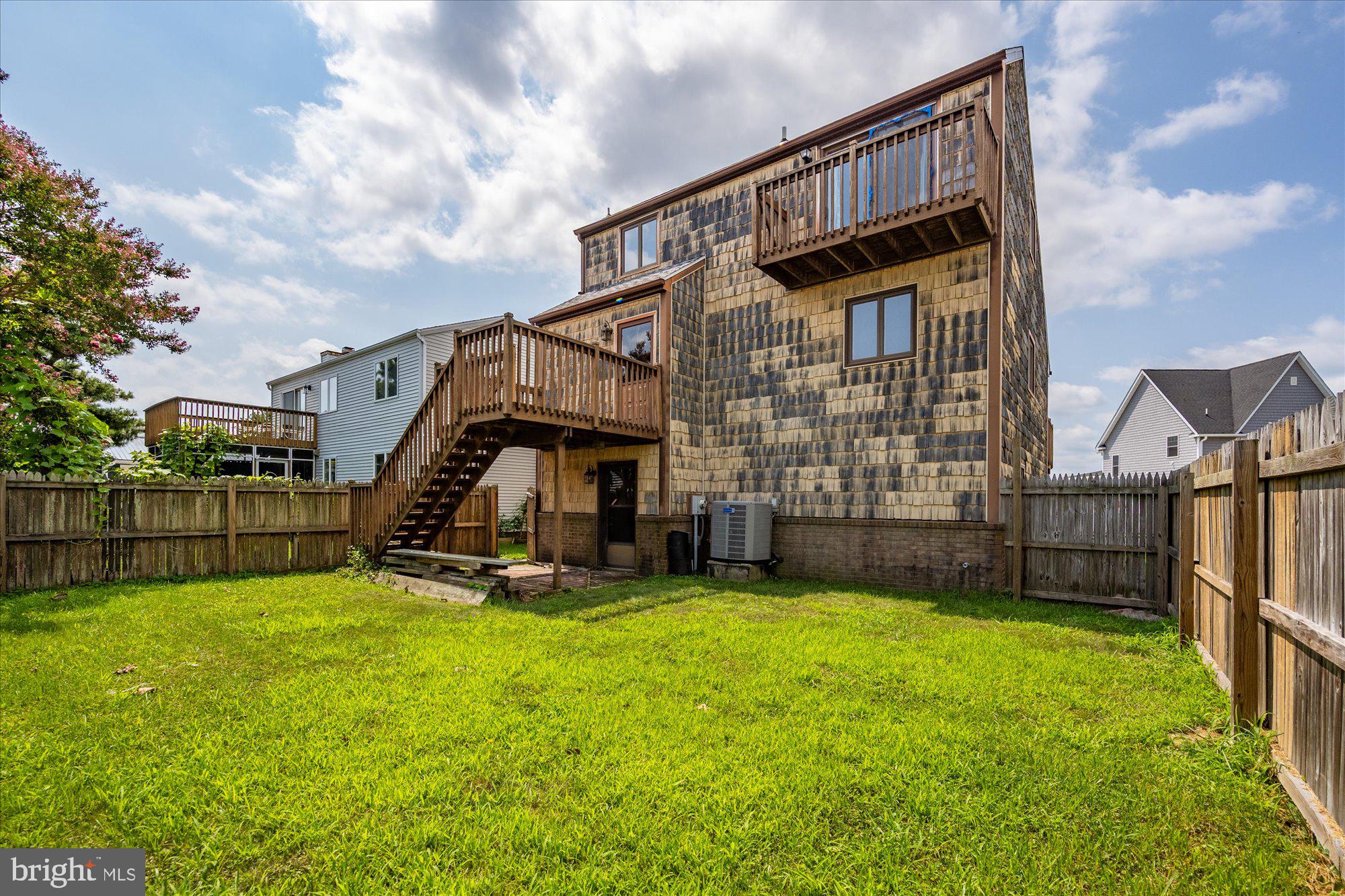 704 N SURF ROAD