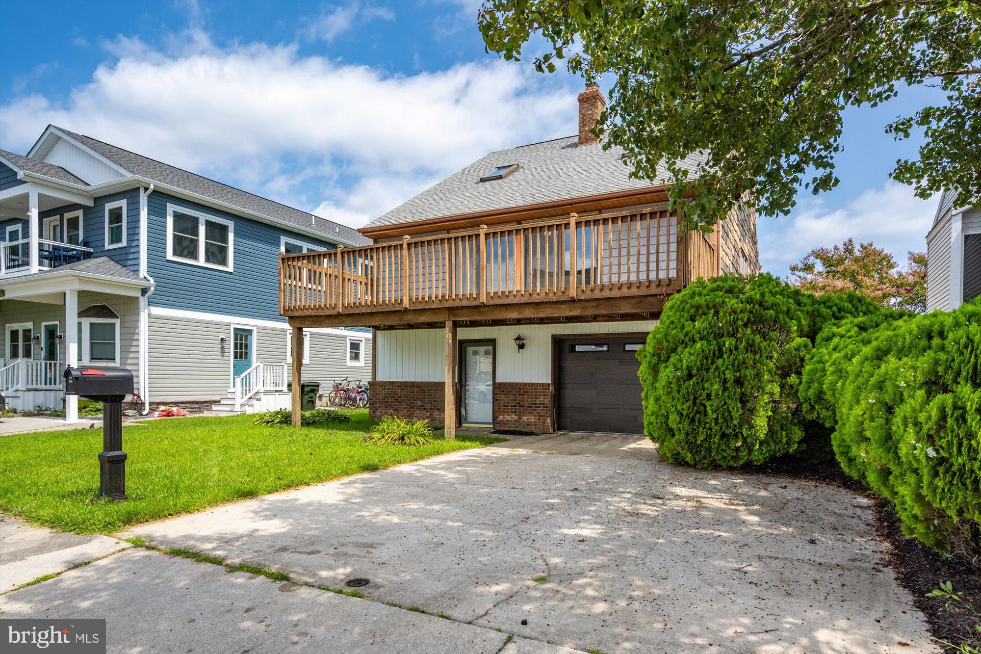704 N SURF ROAD