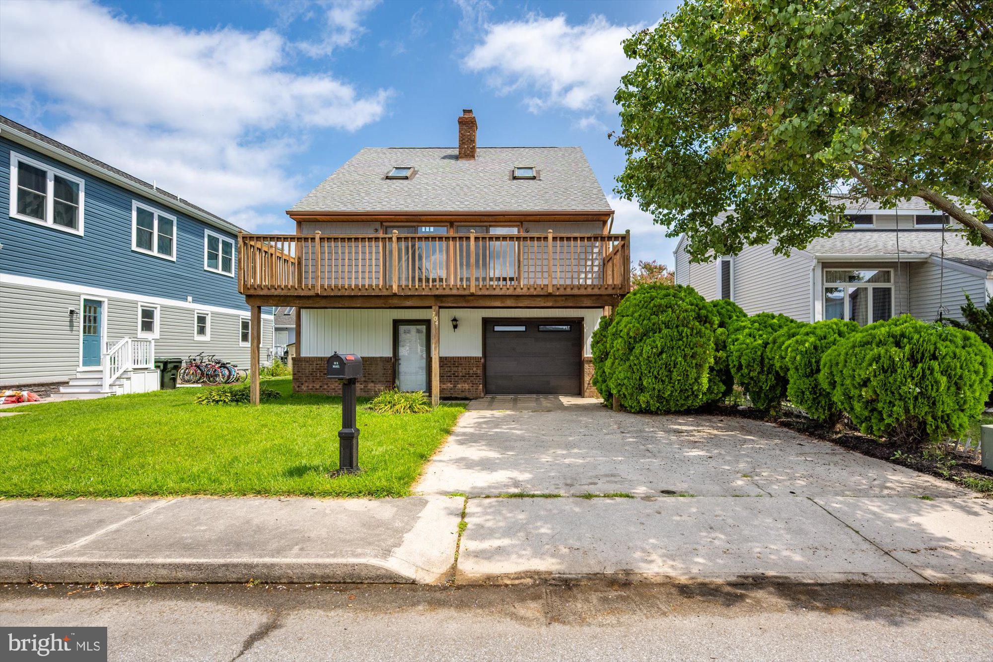 704 N SURF ROAD