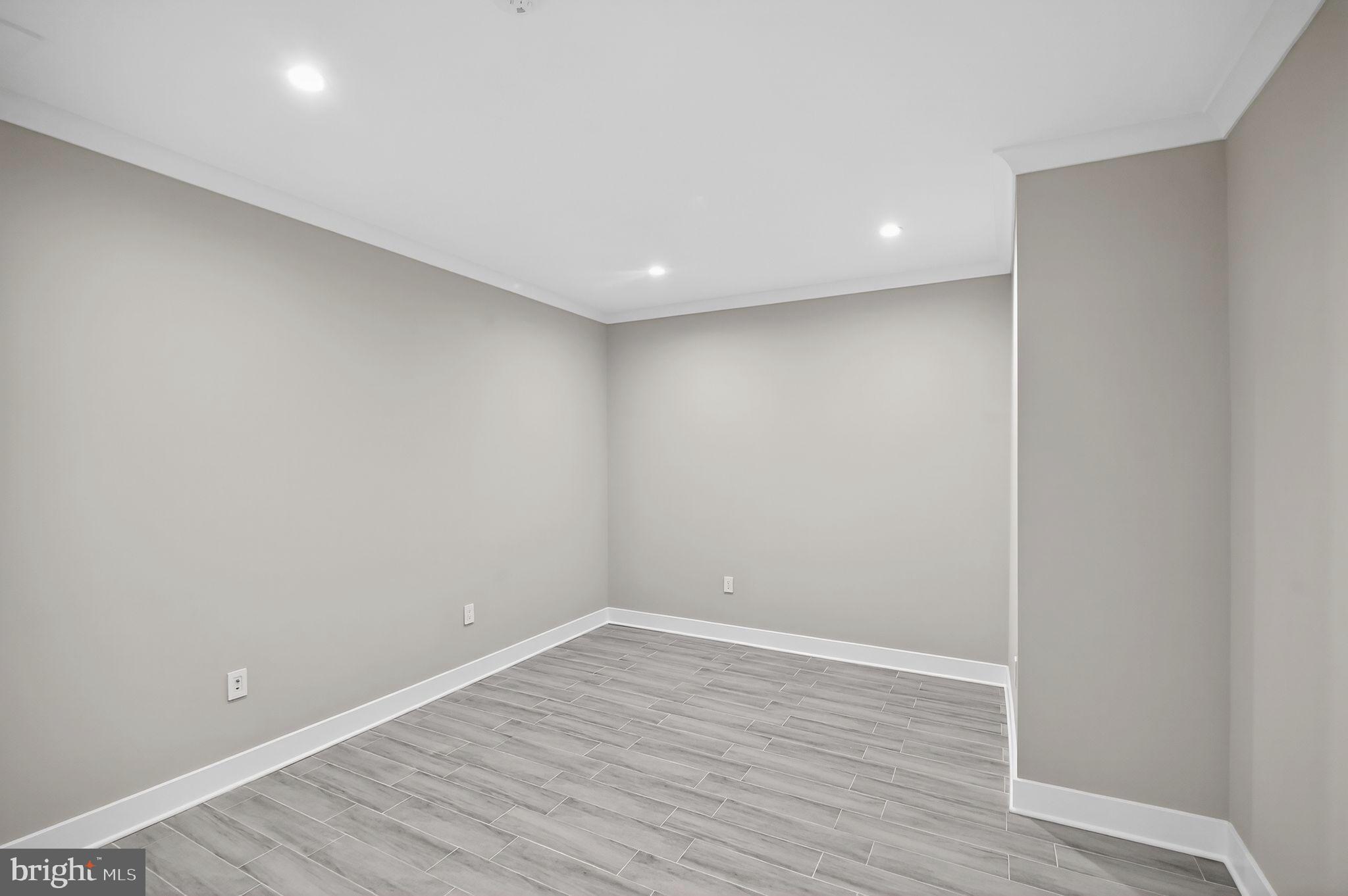 CHESTERBROOK GARDENS - Residential