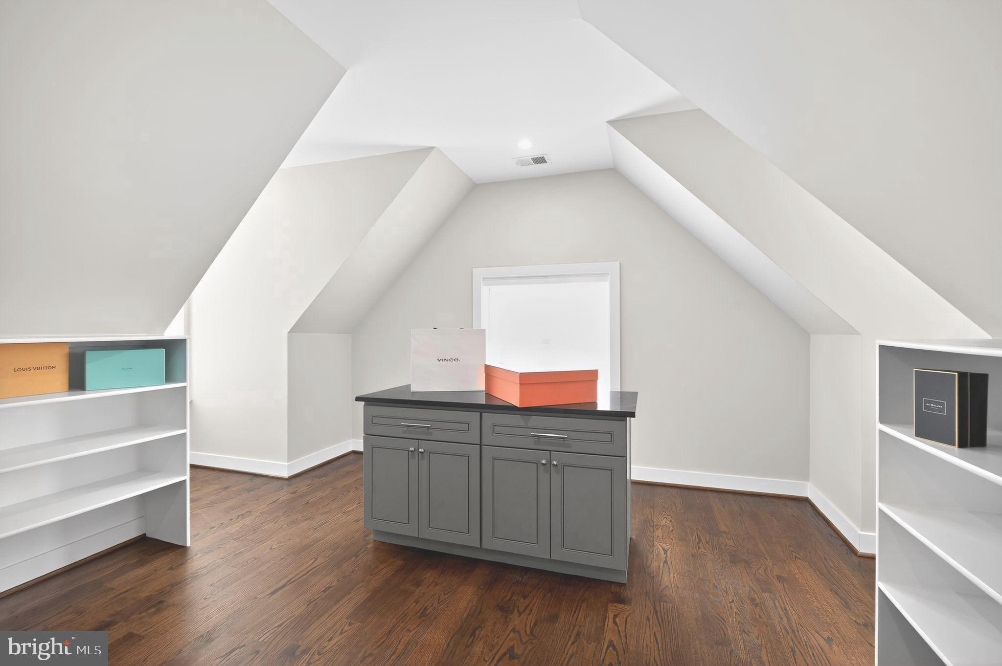 CHESTERBROOK GARDENS - Residential