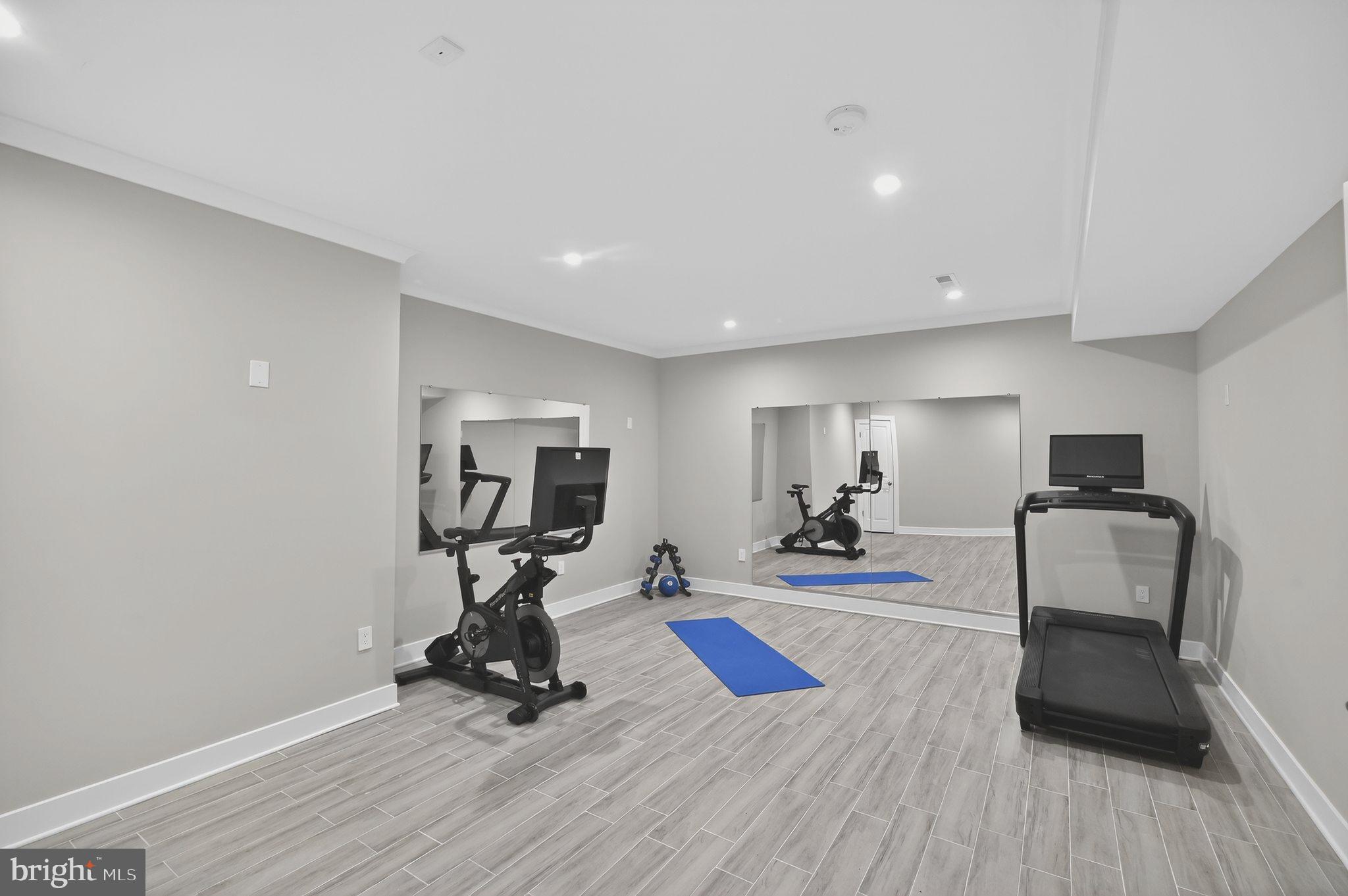 CHESTERBROOK GARDENS - Residential