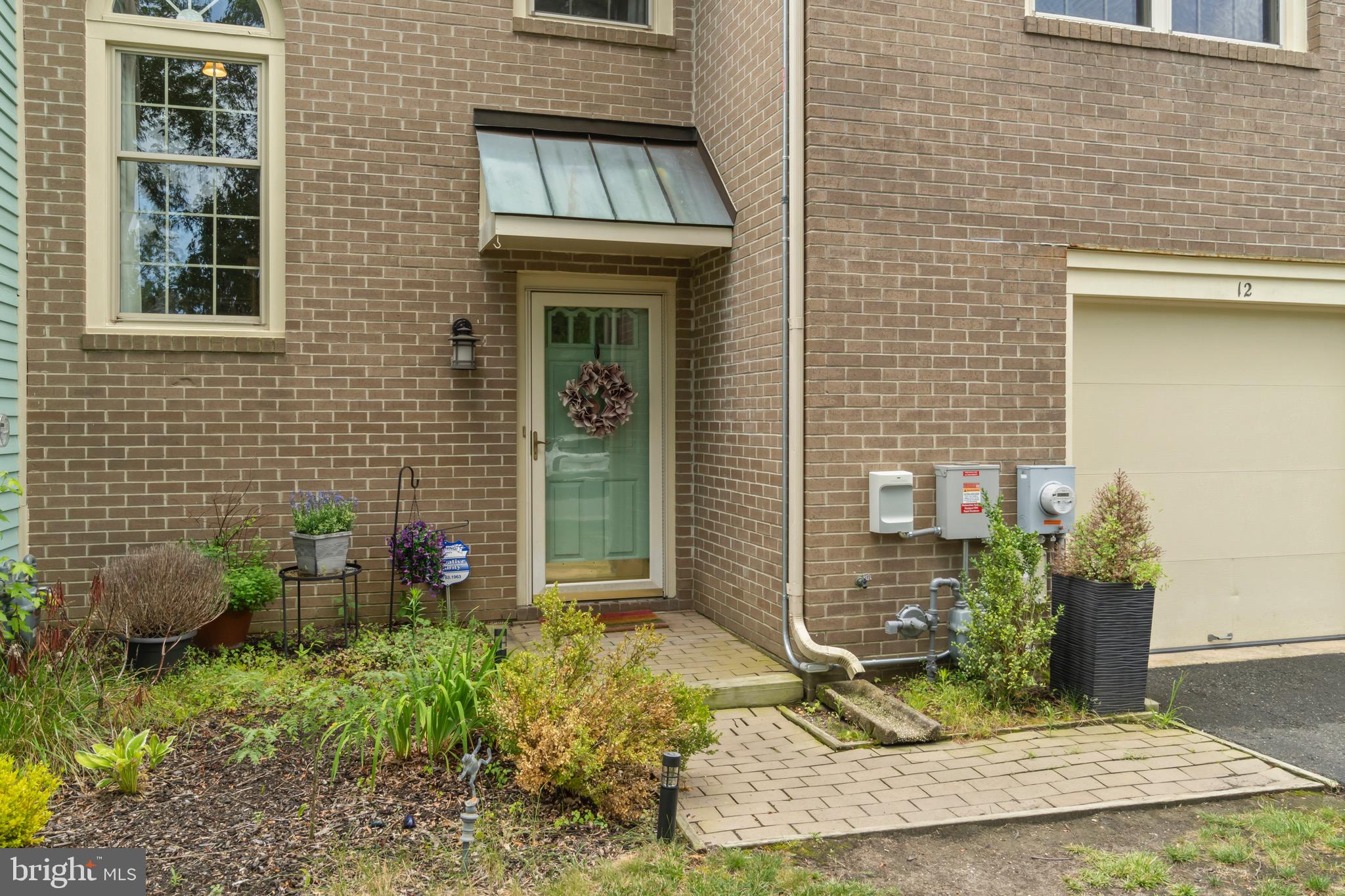 12 DORSET DRIVE